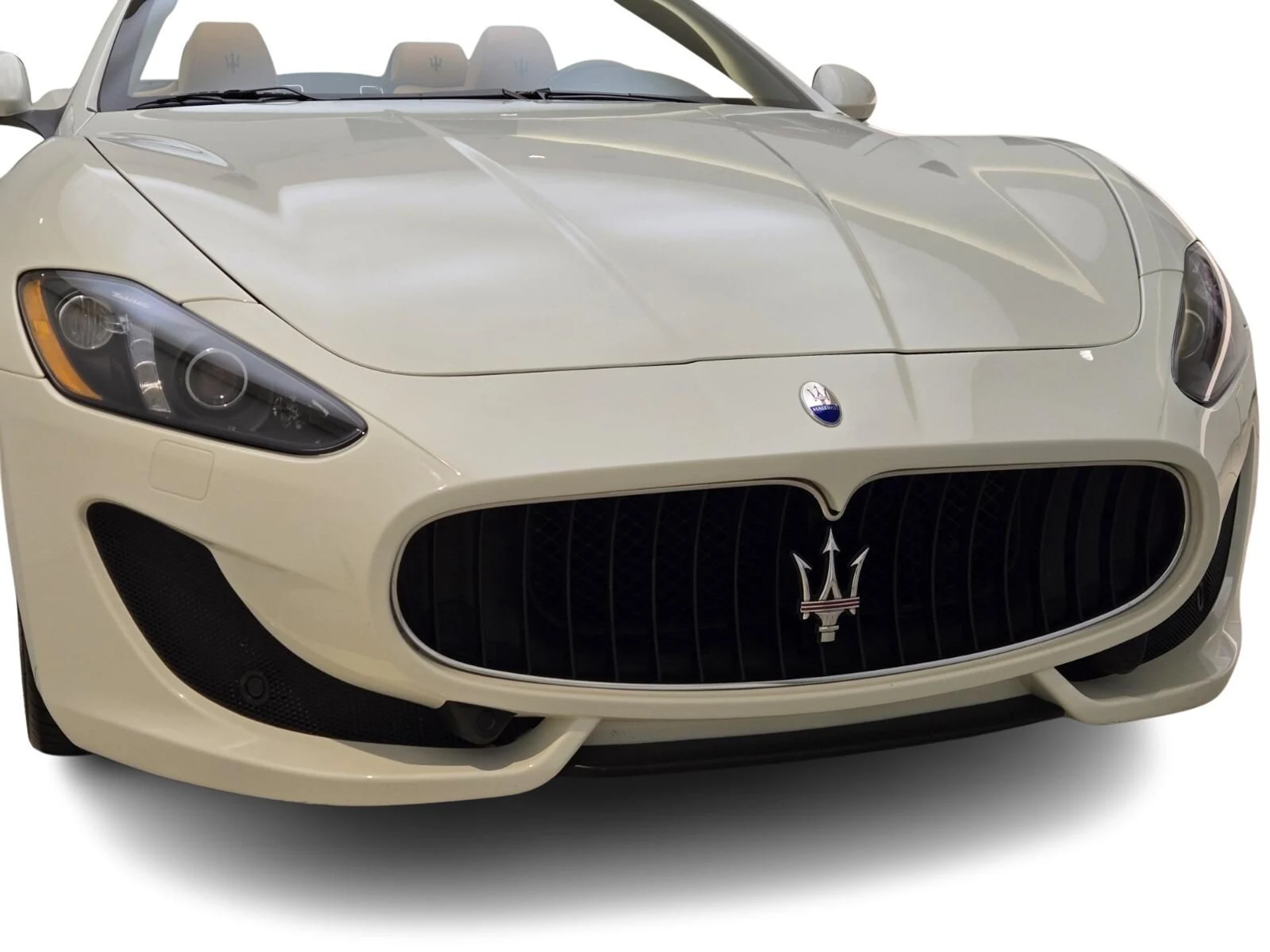 mph003_2635884646_Used_2013_Maserati_Gran_Turismo_Sport_1762328731_8bdf3d8488