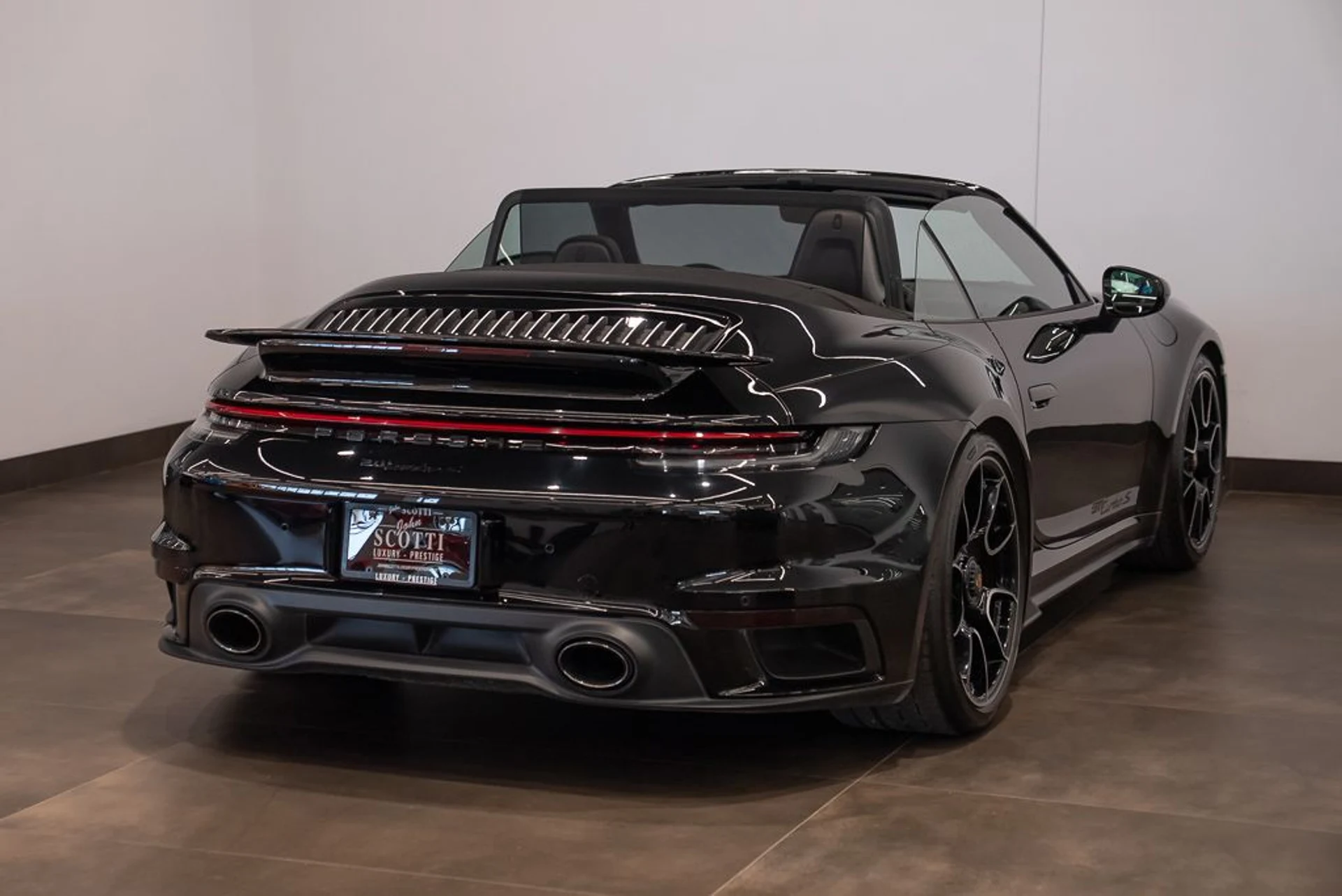 mph003_2638952821_porsche_911_2021_589f88fa73