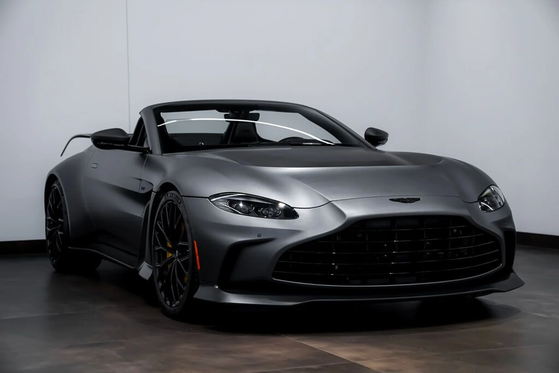 mph003_2644369748_aston_martin_vantage_2023_jpg_v_1773863537_5e8918406e