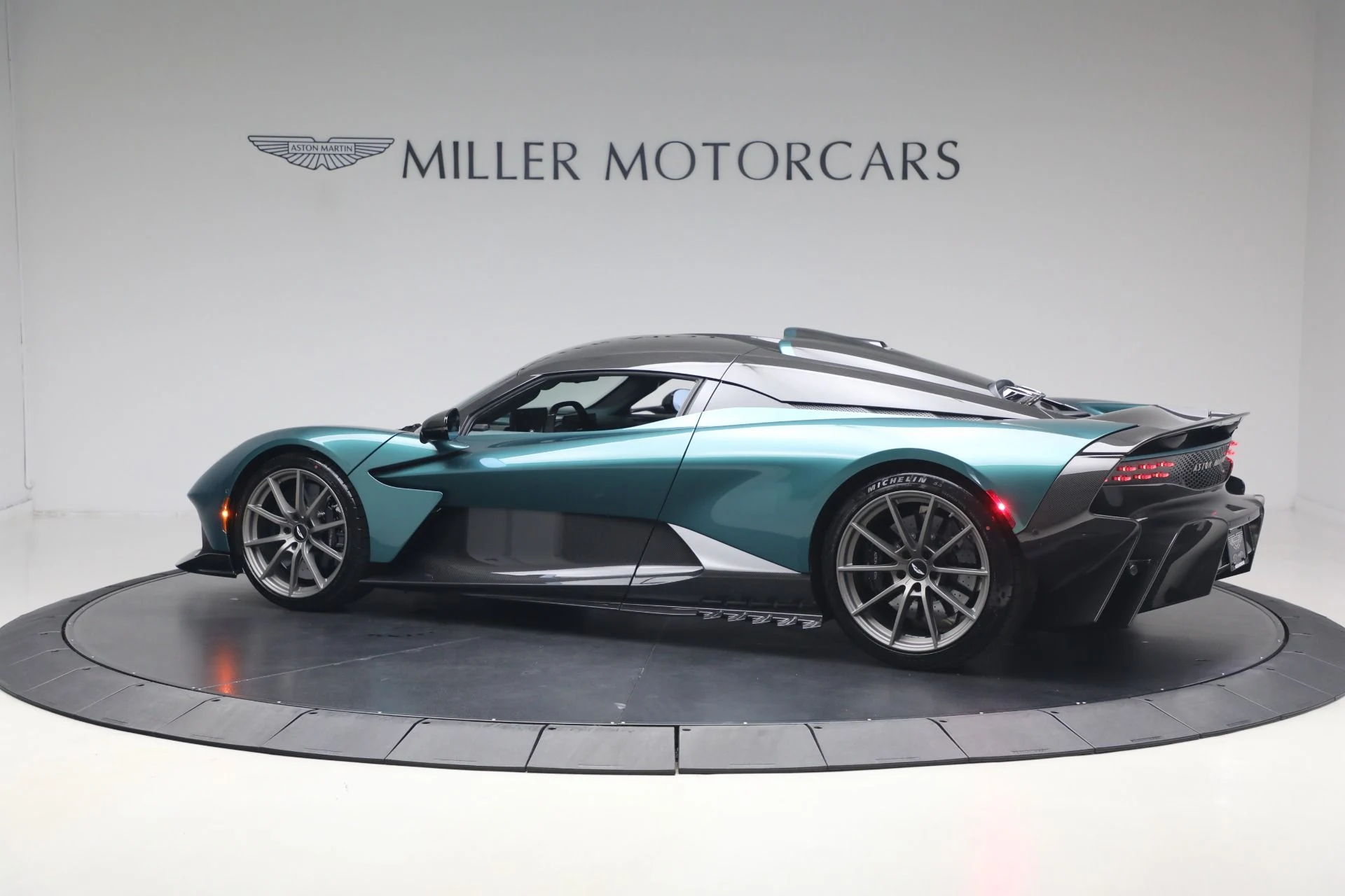 mph003_2661924830_New_2026_Aston_Martin_Valhalla_1779312463_ae21484f7f