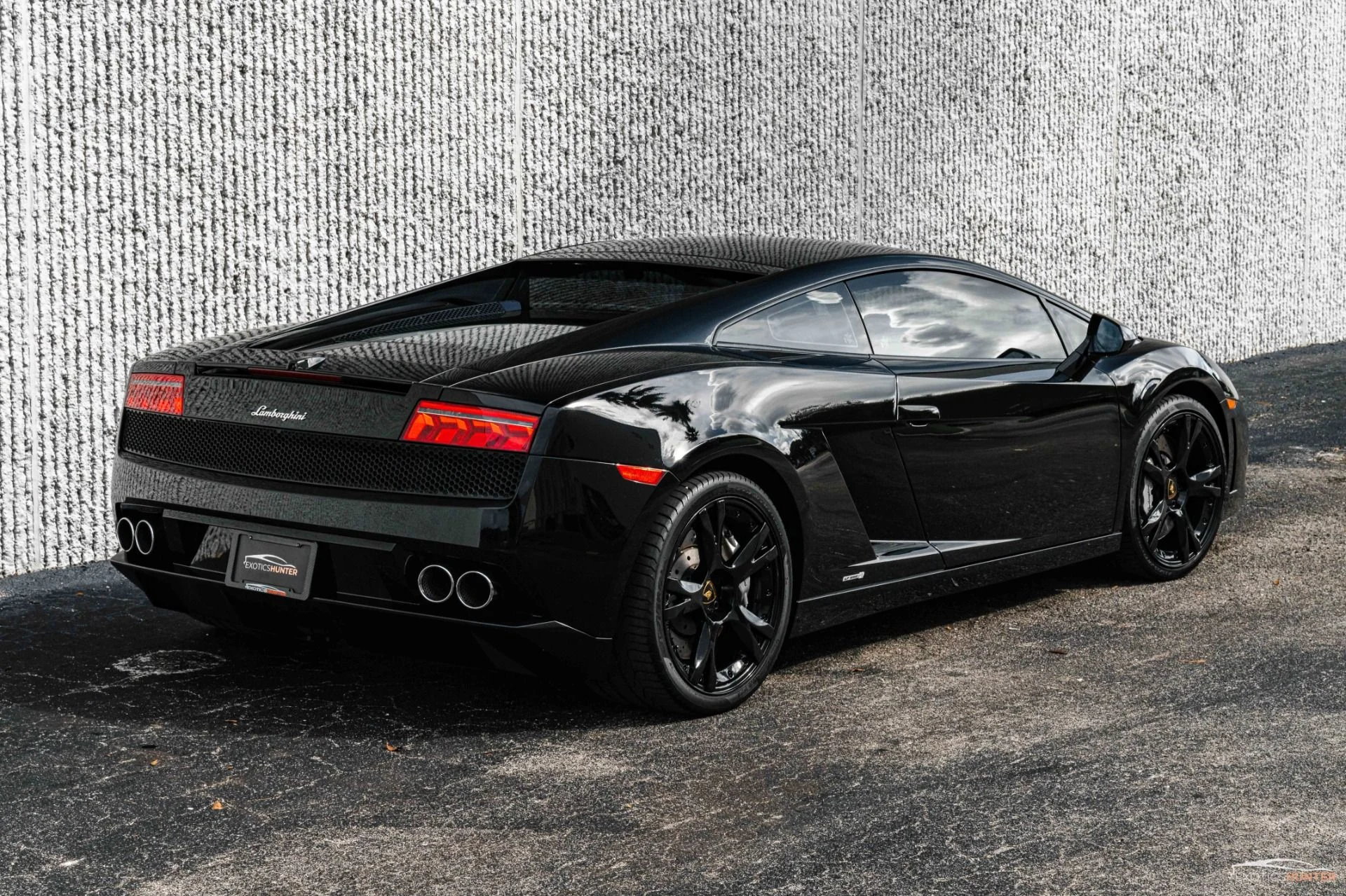 mph003_2669861054_Used_2012_Lamborghini_Gallardo_LP_550_2_w_a_White_Interior_Diamond_Stitch_Reverse_Cam_Front_Lift_1696105908_a559ad8713