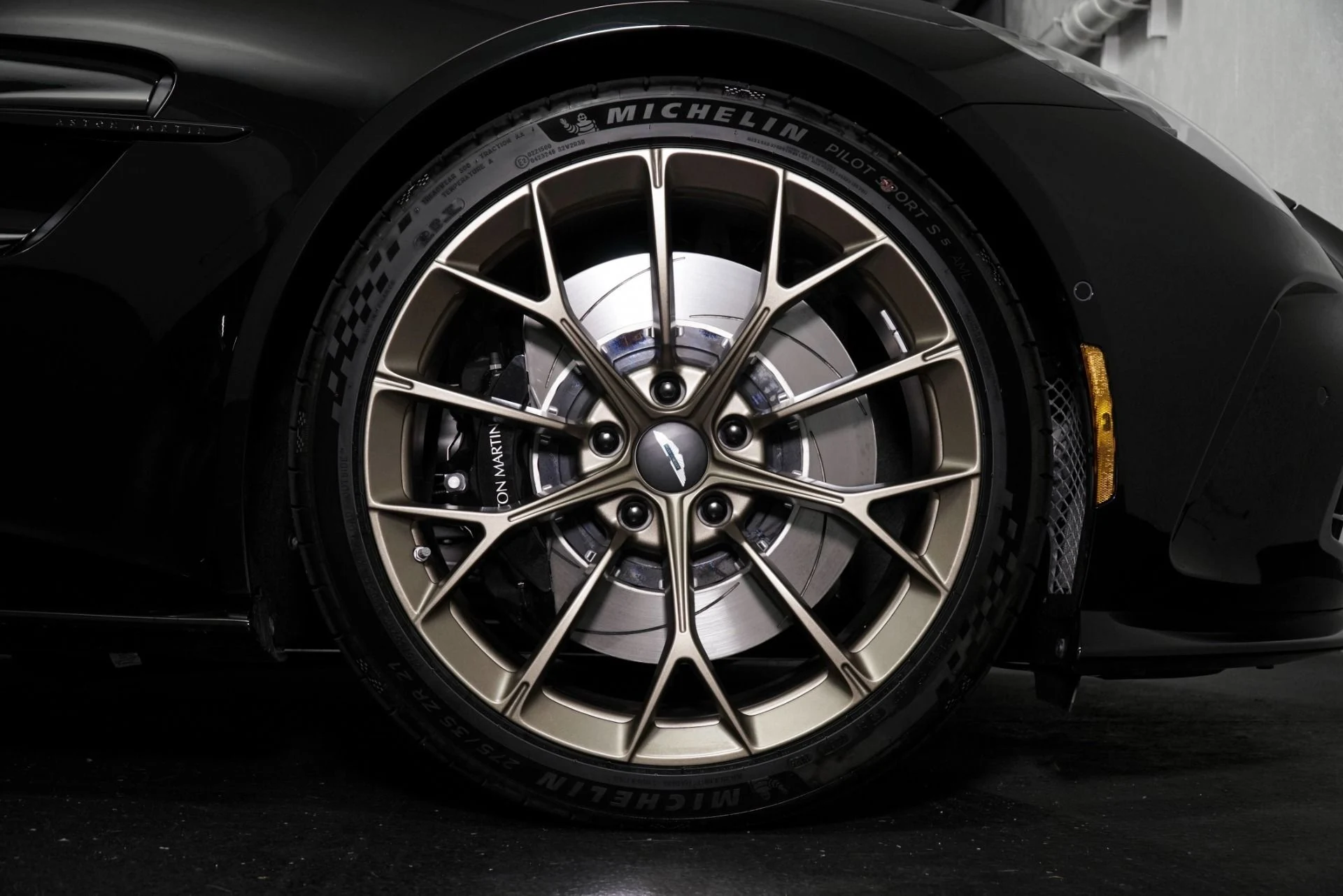mph003_2689365714_New_2026_Aston_Martin_Vantage_S_1787200959_893632868d