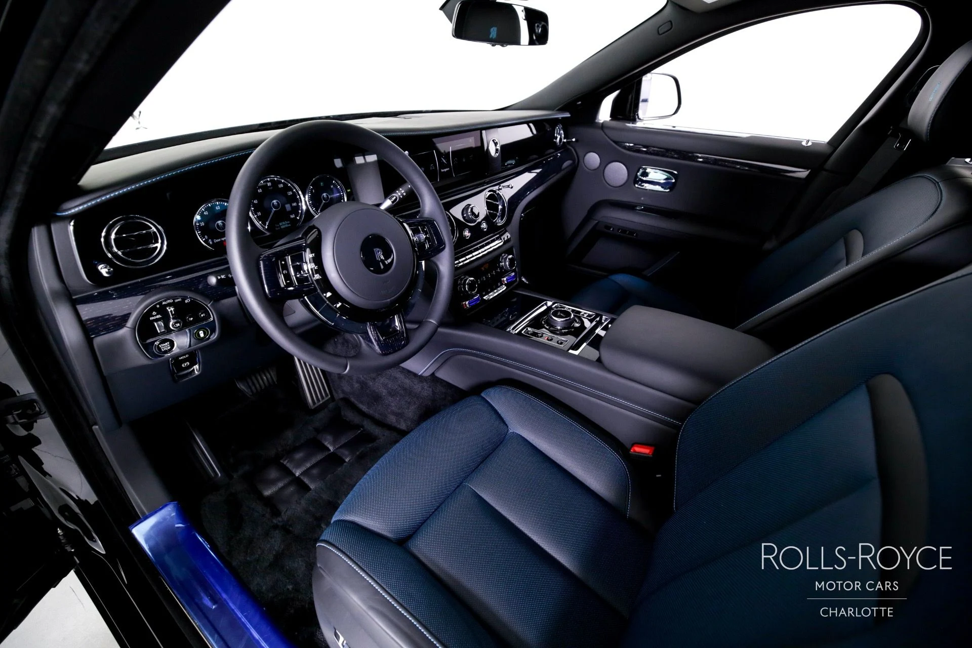 mph003_269822299_Used_2024_Rolls_Royce_Ghost_1746461568_16a04181ec