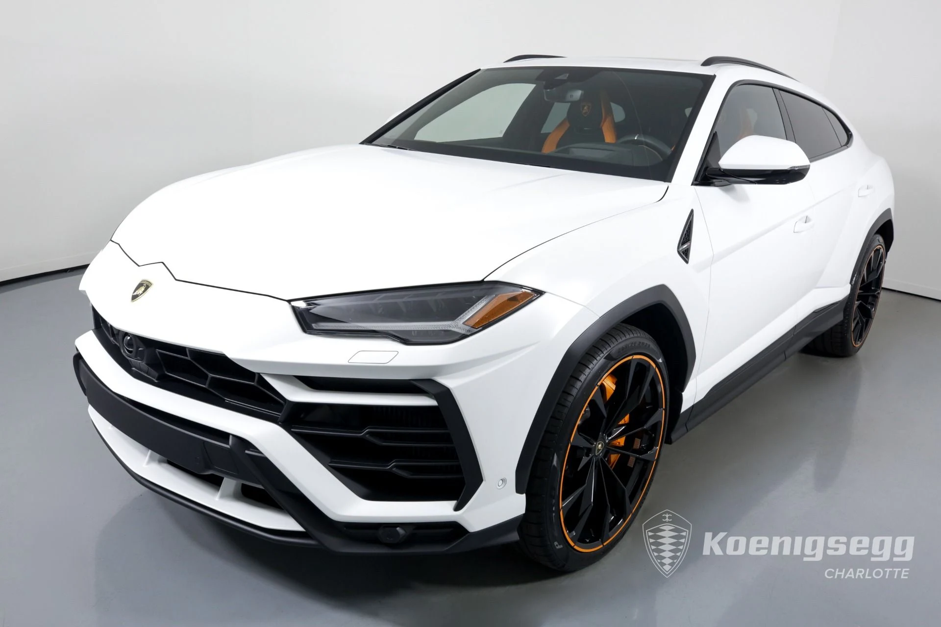 mph003_2701713136_Used_2022_LAMBORGHINI_URUS_1671576390_f377b52b4b