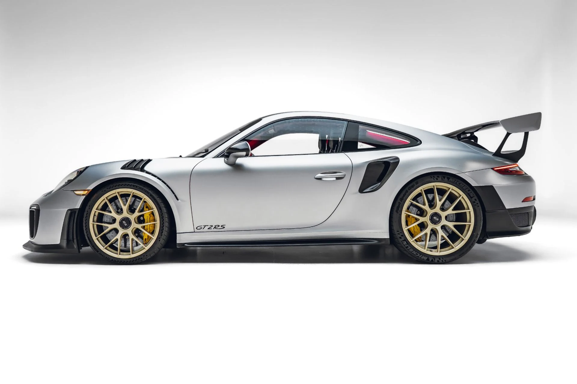 mph003_2704370834_Used_2018_Porsche_911_GT_2_RS_1782090252_309b58fe72