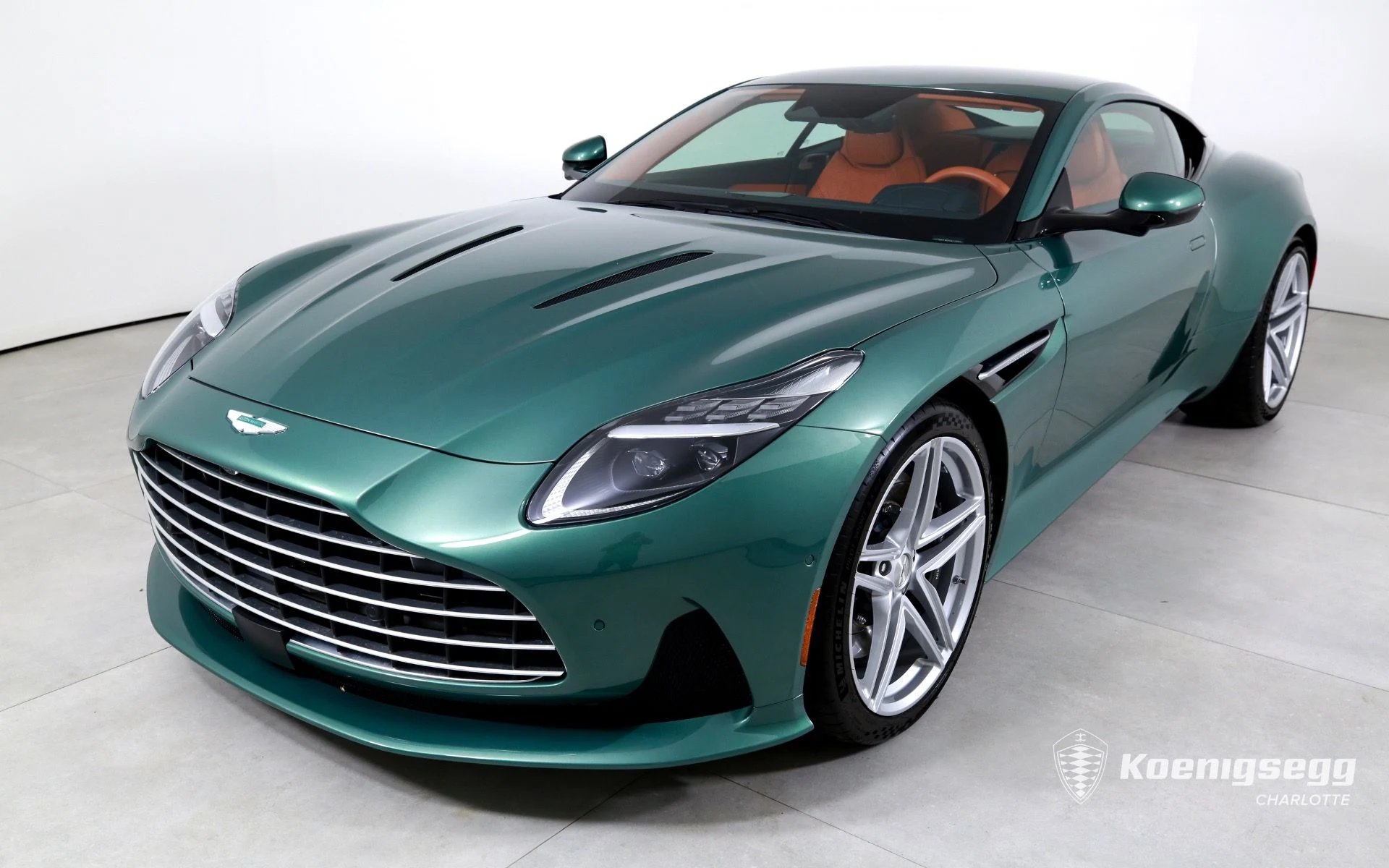 mph003_2720155634_Used_2024_Aston_Martin_DB_12_V8_1760989529_d265231eee
