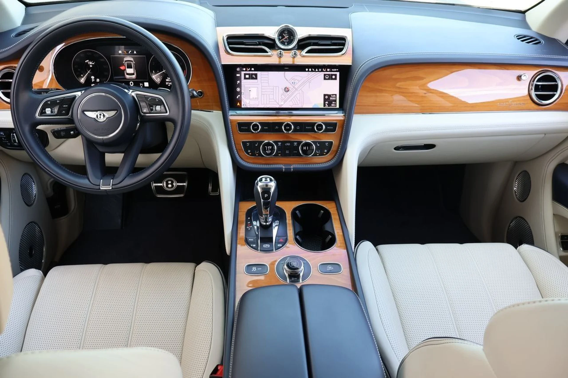 mph003_2721586132_4_9f4a6063a8