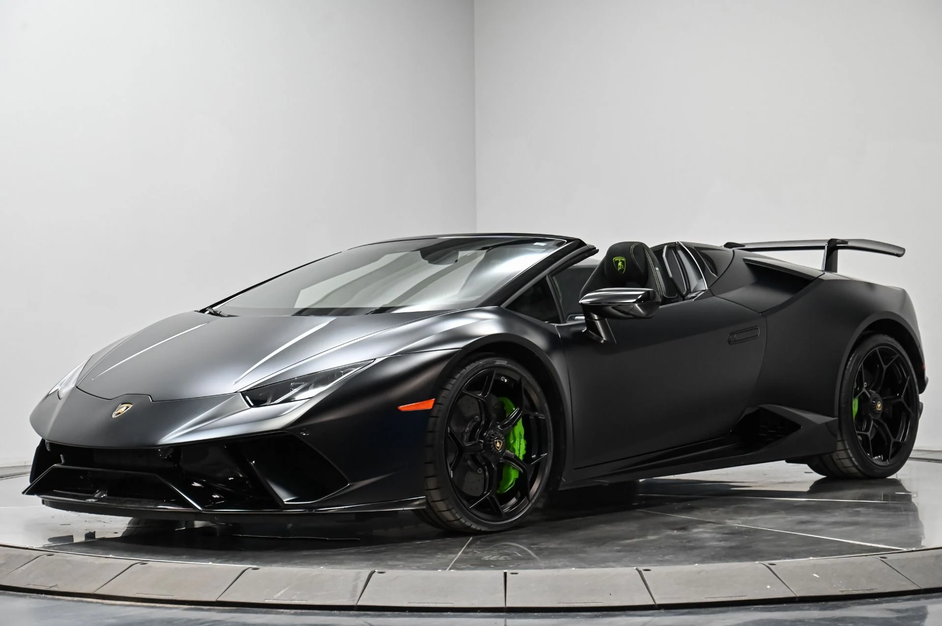 mph003_2722478221_Used_2019_Lamborghini_Huracan_Performante_1756916743_ac5d9764e5