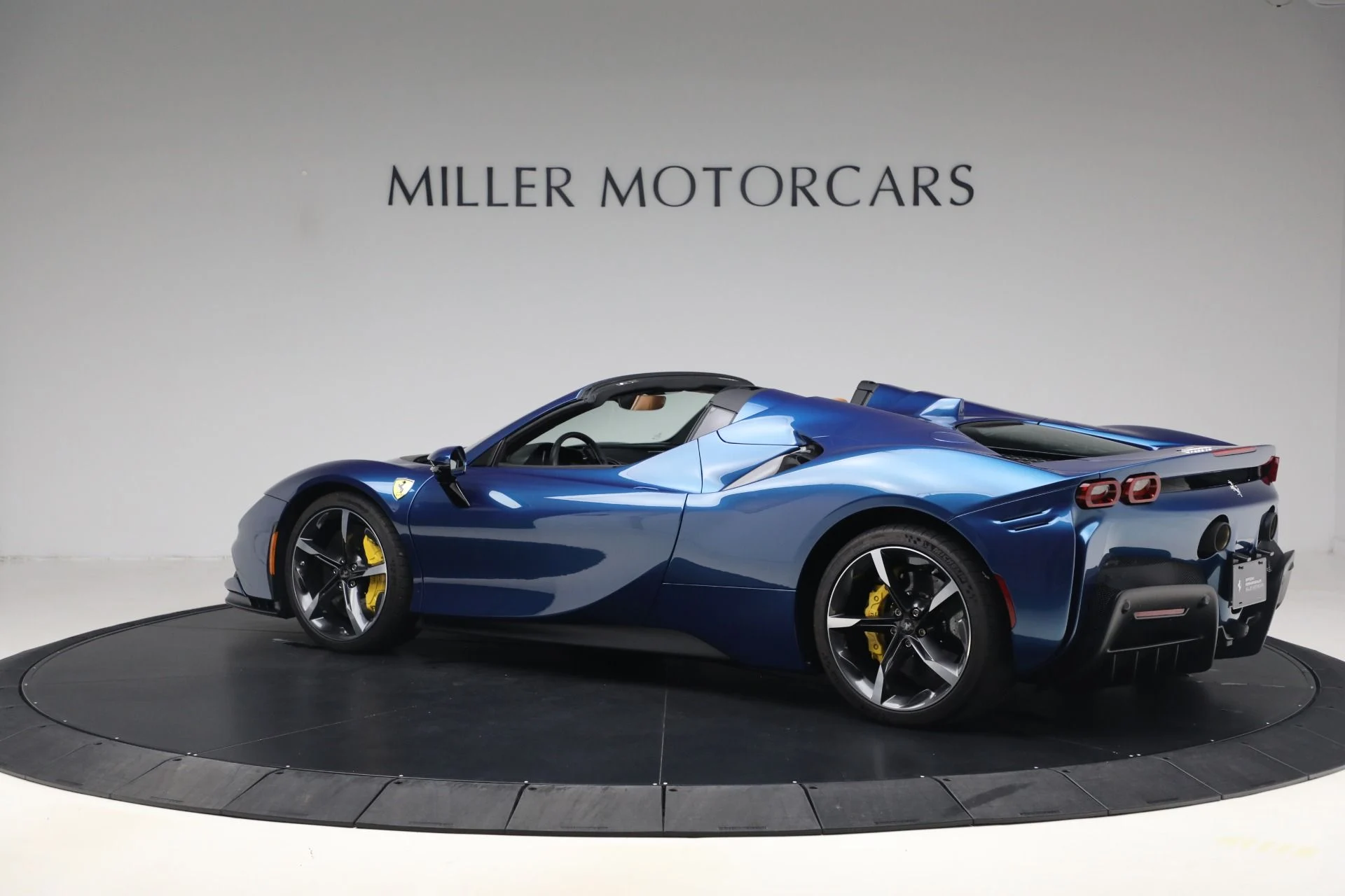 mph003_2731934072_Used_2024_Ferrari_SF_90_Spider_1791405464_413e1be68a