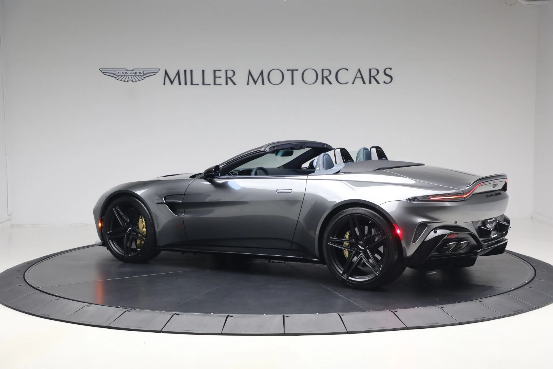 mph003_2732570171_New_2026_Aston_Martin_Vantage_S_Roadster_1787407546_629c659690