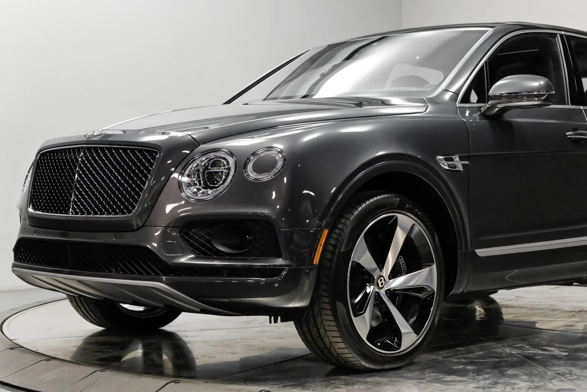 mph003_2732599809_Used_2020_Bentley_Bentayga_V8_1761664862_234421f6af