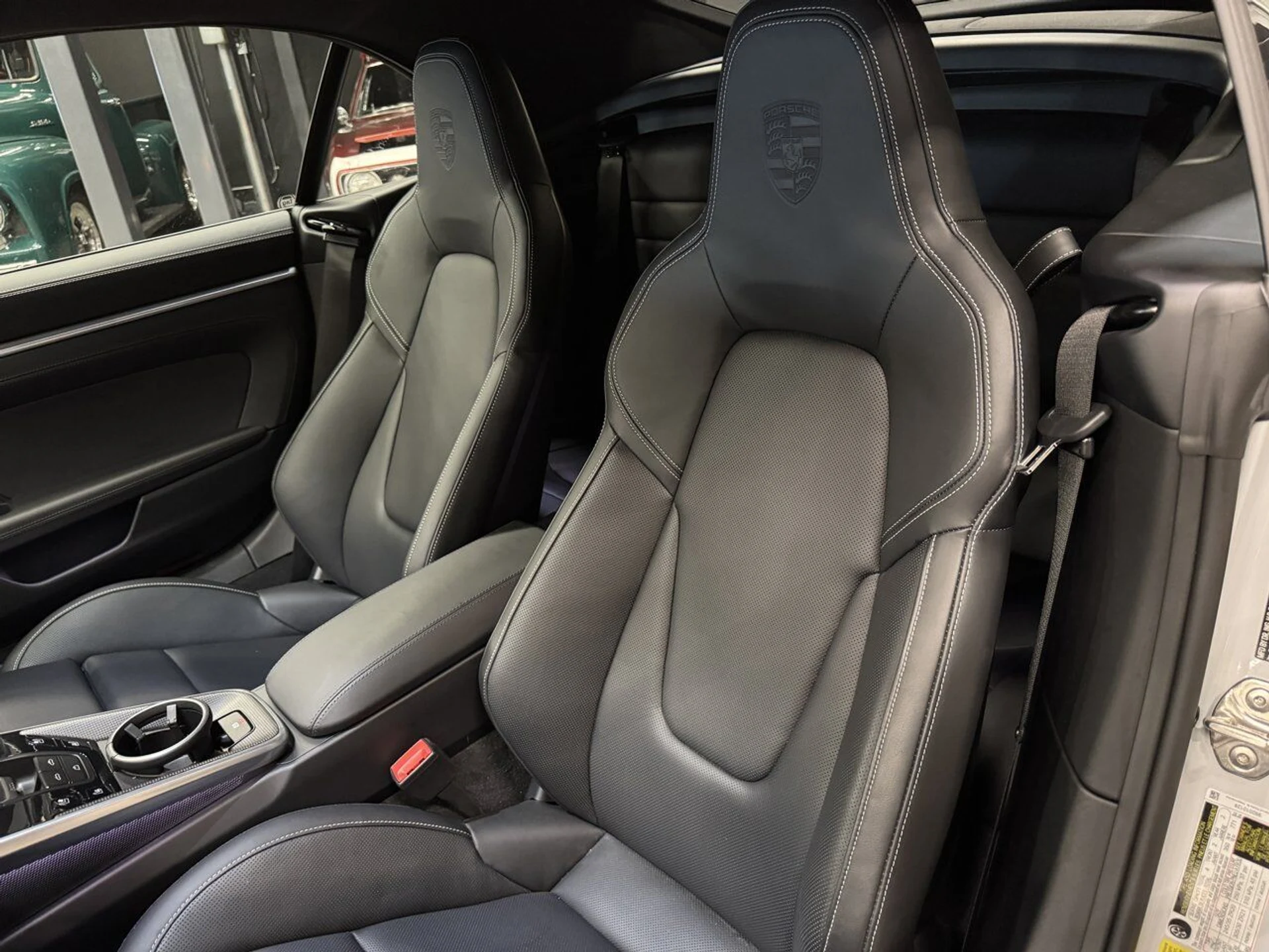 mph003_2737962054_porsche_911_2024_70d494171d
