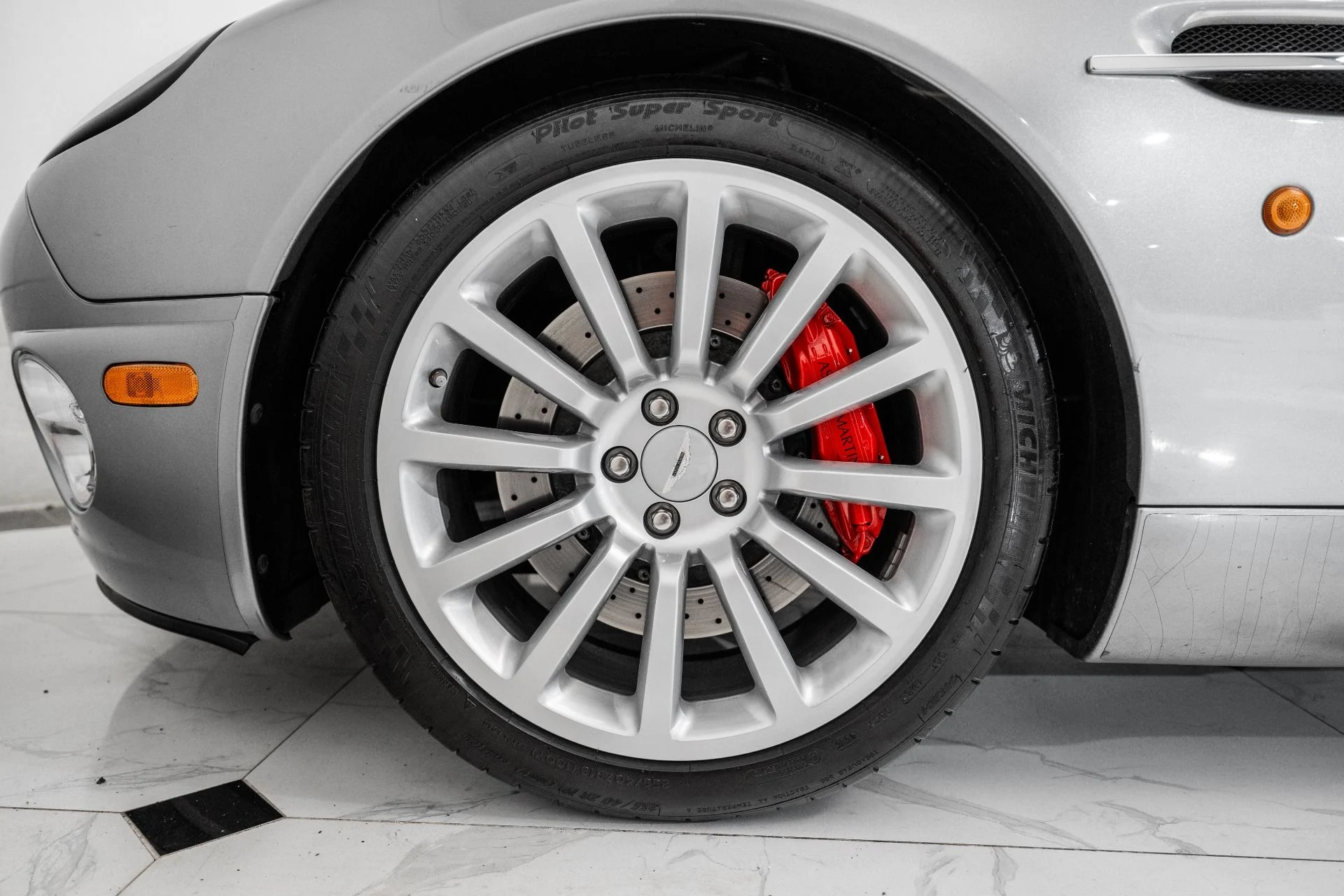 mph003_2740944143_Used_2002_Aston_Martin_Vanquish_V12_1750947116_a2ccfdddfa