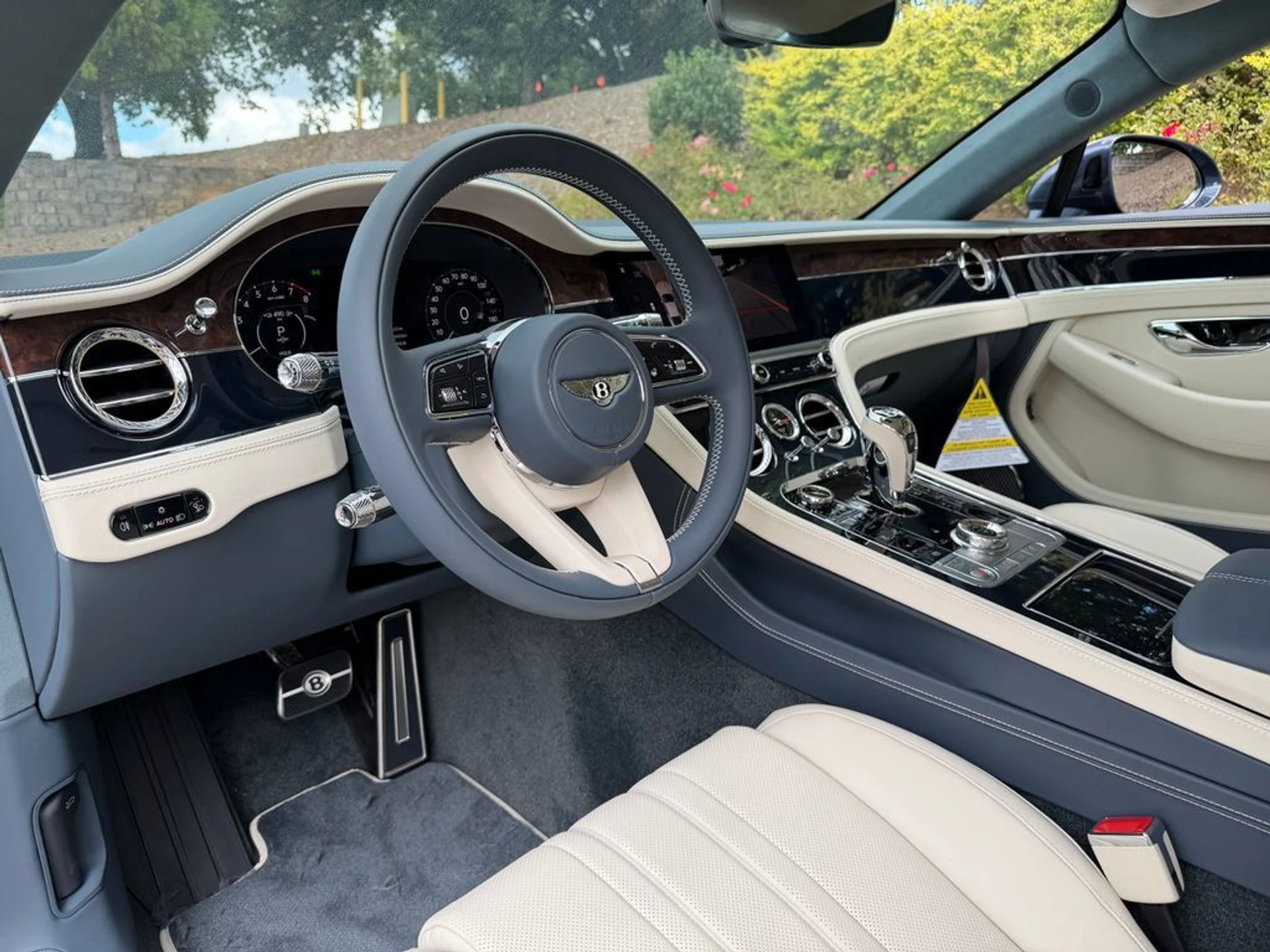 mph003_2745175524_9abad27b36f84571a414ce9f77efc891_3756b93b3e