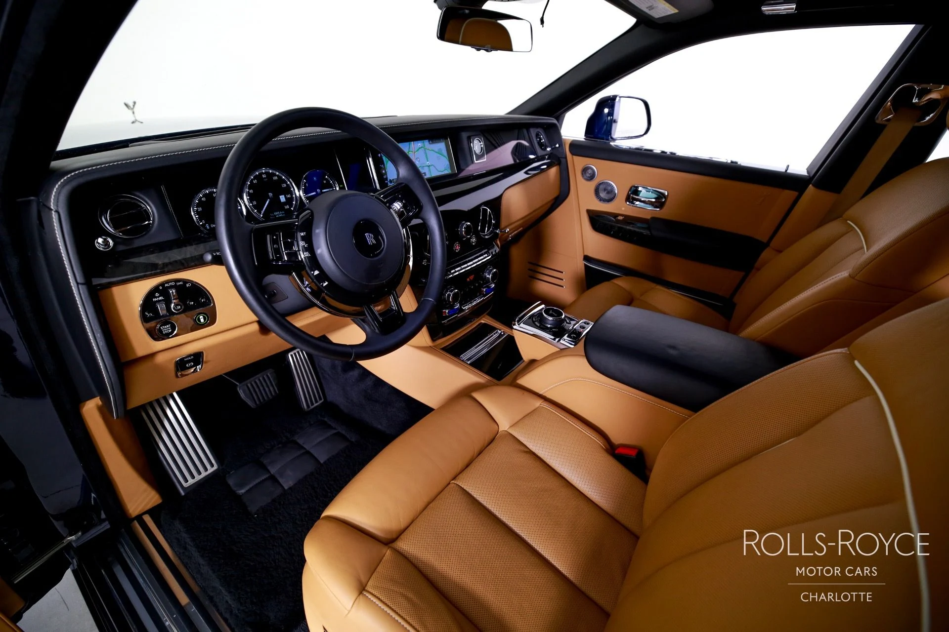 mph003_2746215428_Used_2020_Rolls_Royce_Phantom_1752871576_6a83101299