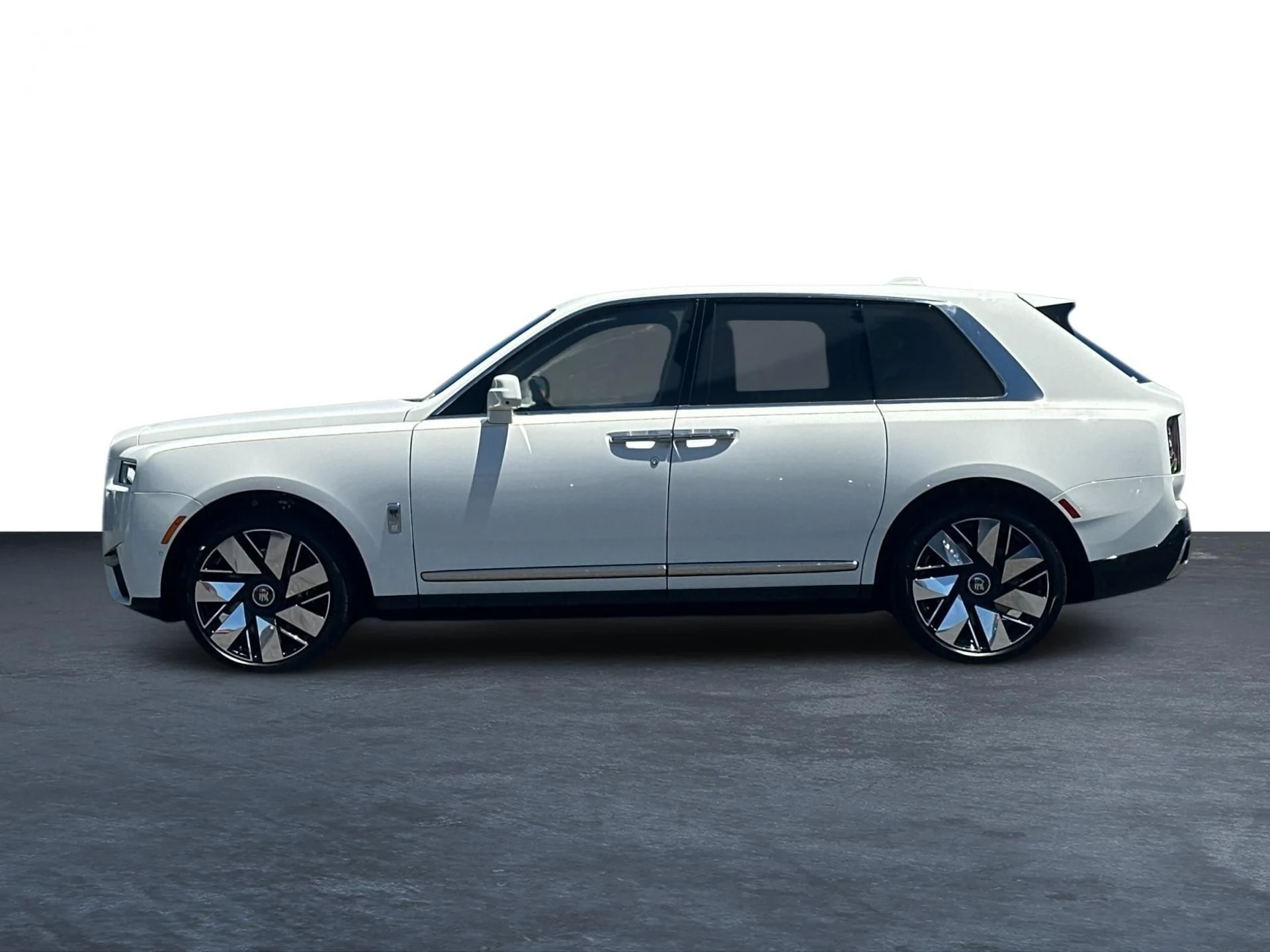 mph003_2751033419_New_2027_Rolls_Royce_Cullinan_Sport_Utility_1784105440_c613c831b9
