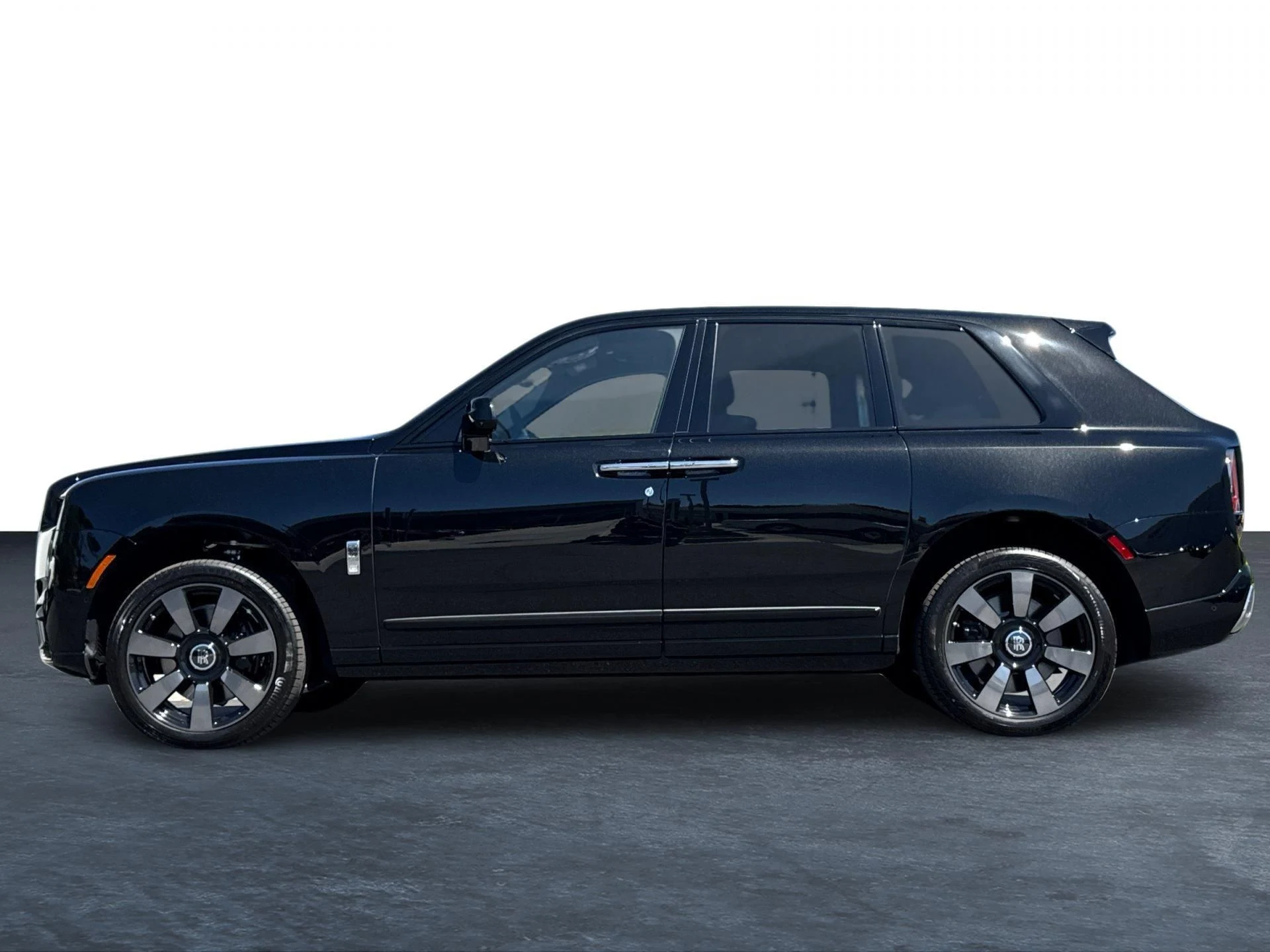 mph003_2755053445_New_2025_Rolls_Royce_Cullinan_Demonstrator_1754468369_377865262c