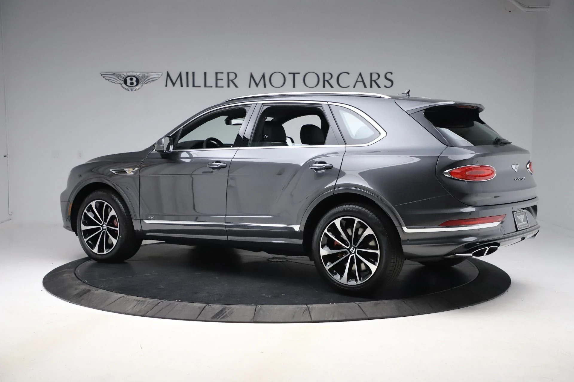 mph003_2770987343_Used_2021_Bentley_Bentayga_V8_1610148226_d19910b262