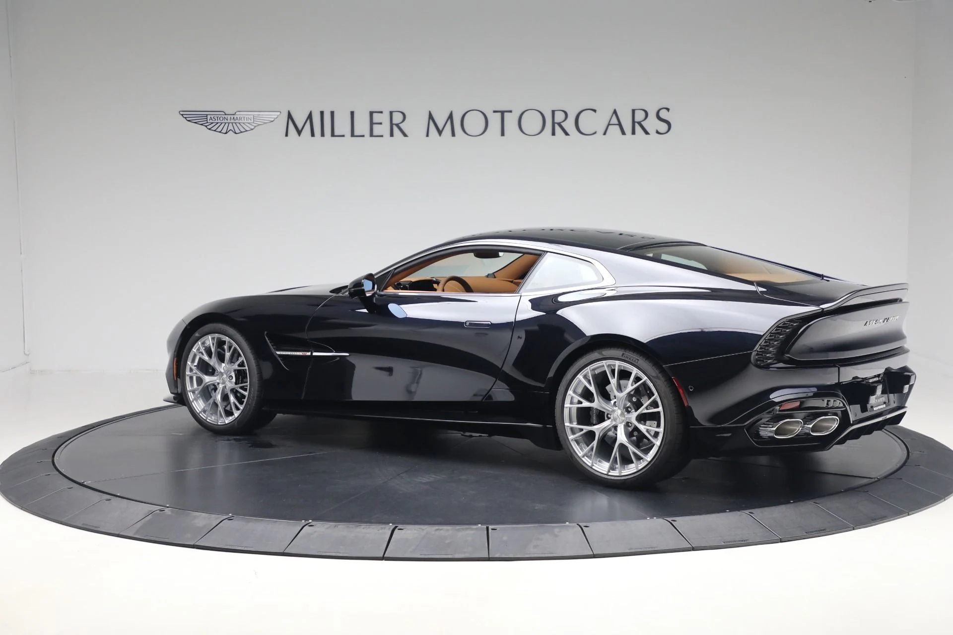 mph003_2772902560_New_2026_Aston_Martin_Vanquish_feee600295