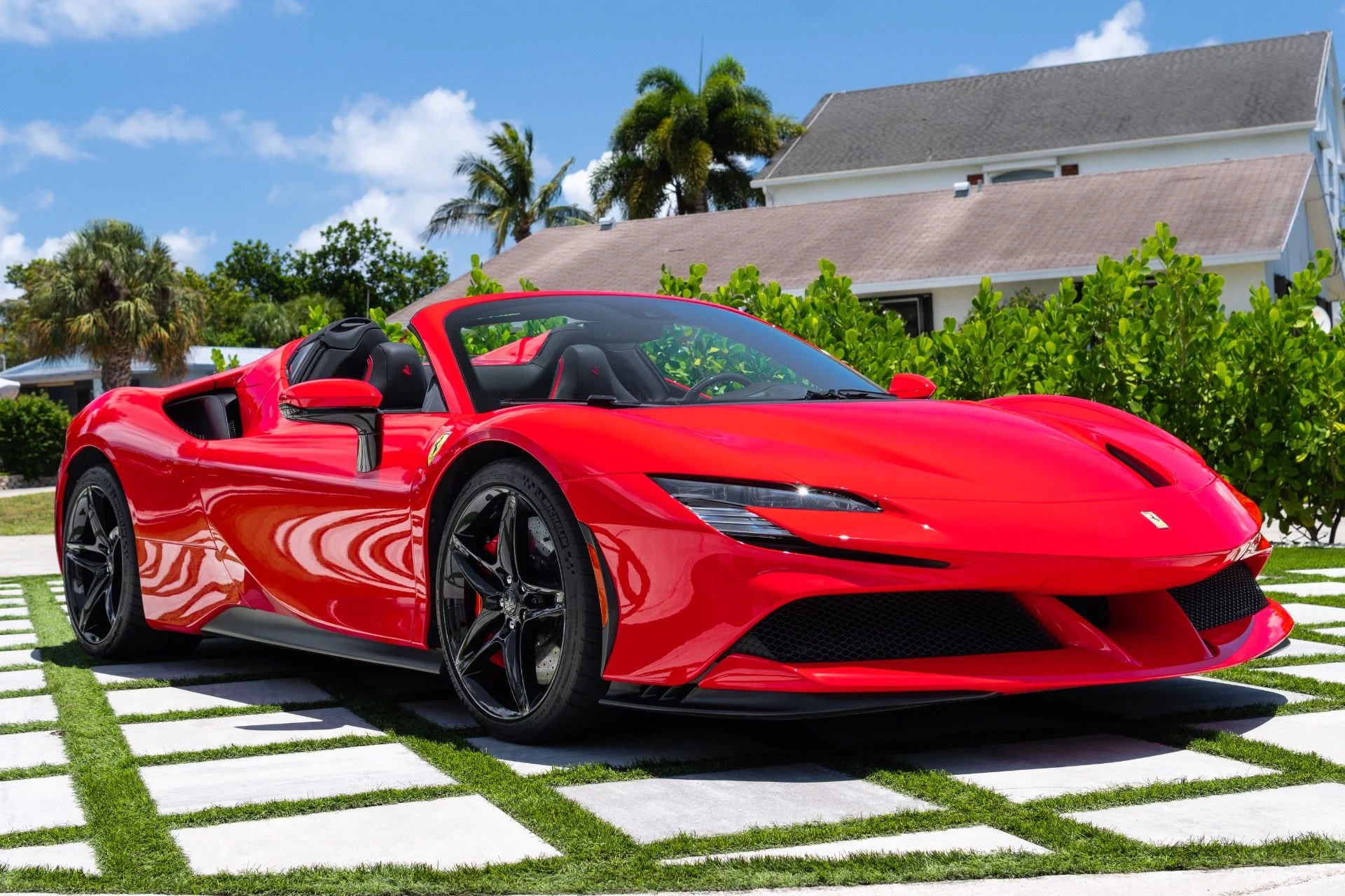 mph003_2773762623_Used_2025_Ferrari_SF_90_Spider_1779242340_6f7006a840
