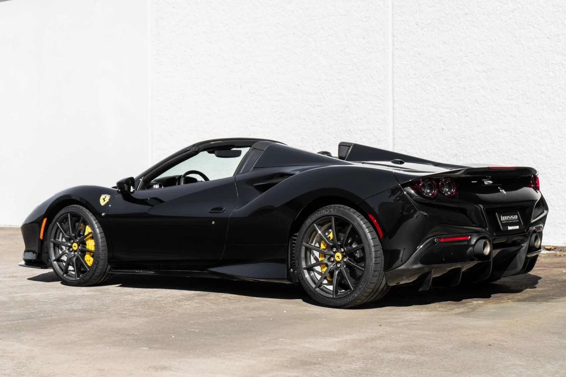 mph003_2775272597_Used_2022_Ferrari_F8_Spider_1791584435_210a782295