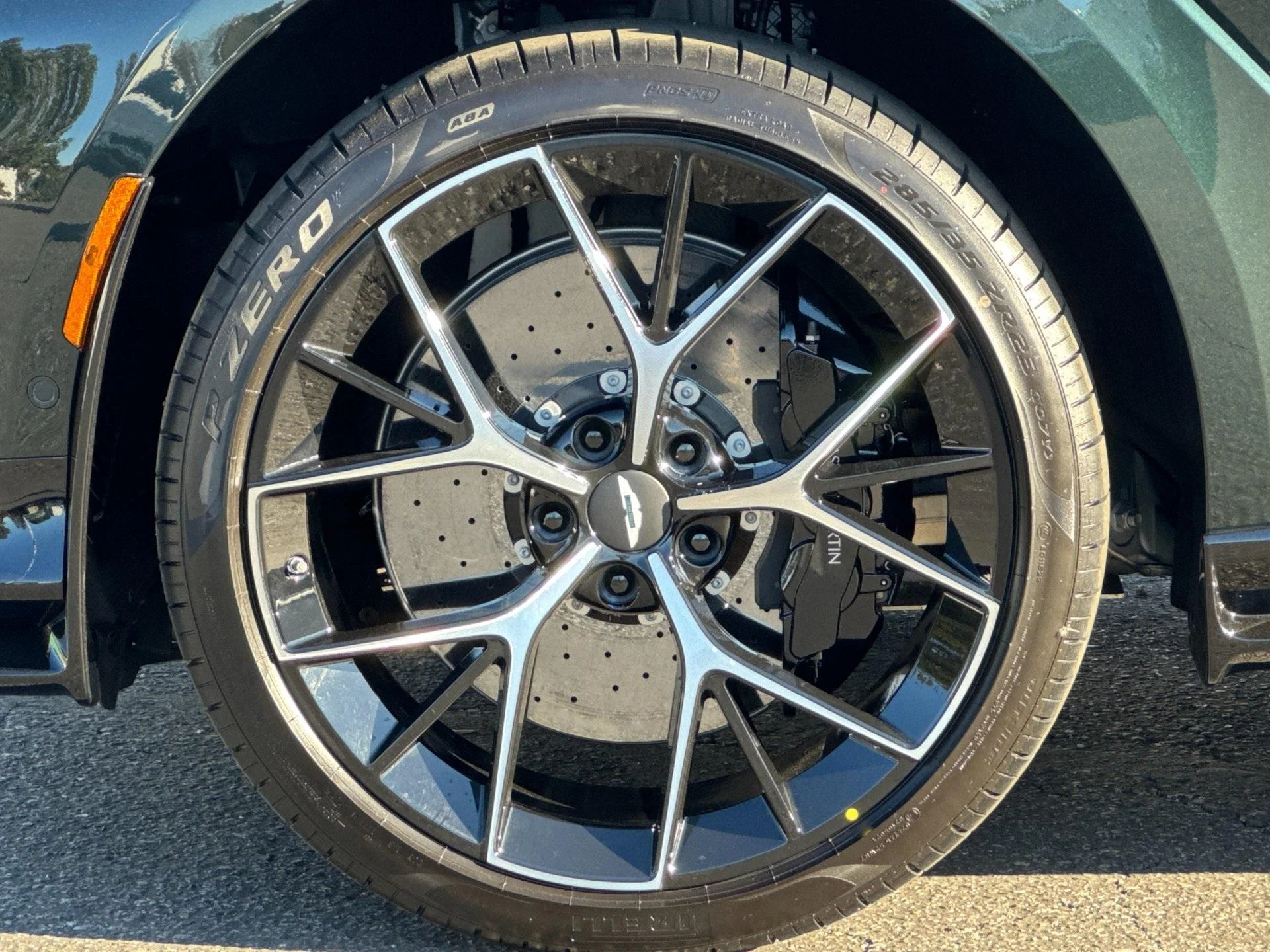 mph003_2777628757_New_2026_Aston_Martin_DBX_707_1768403573_1f917e2aea