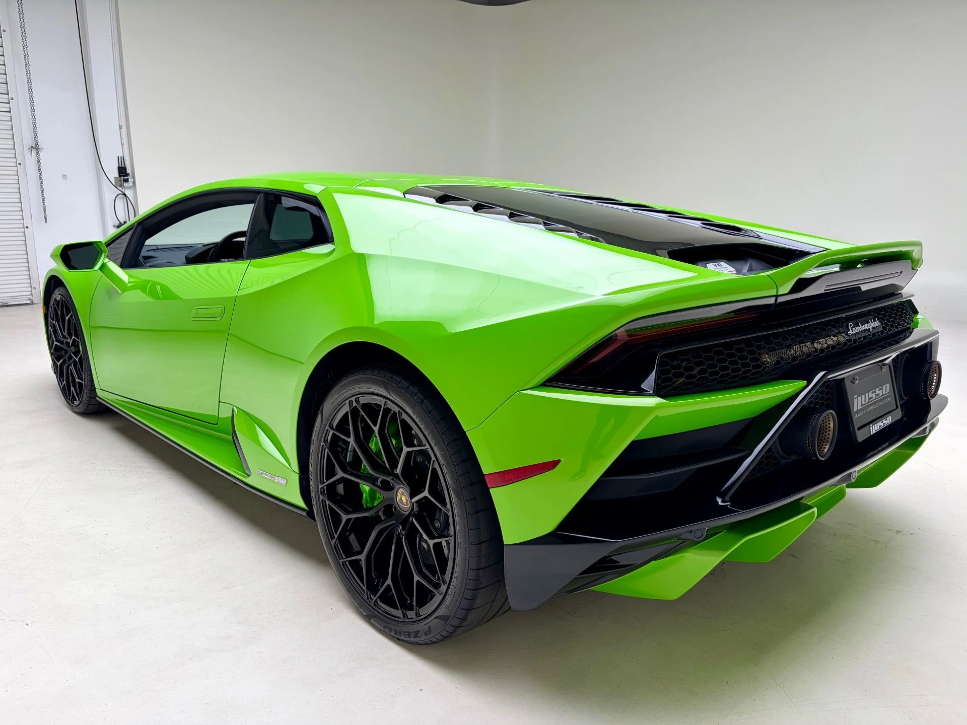 mph003_2777750509_Used_2022_Lamborghini_Huracan_EVO_1777741275_7d880c2943