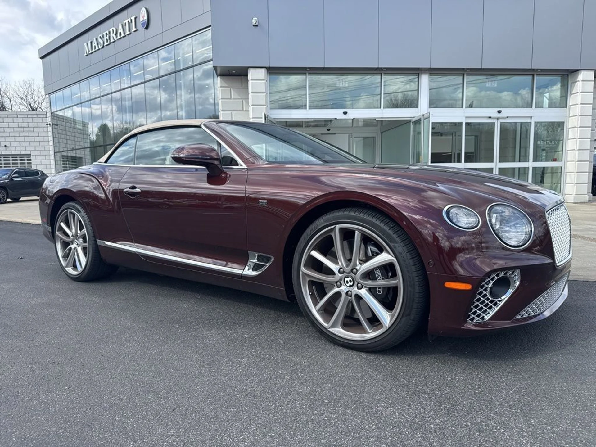 mph003_2778040476_30a8572d886342f58b79ad87962c95b2_7243c42436