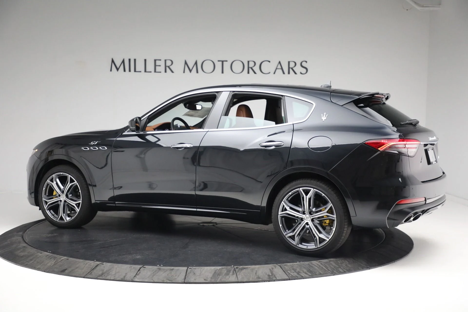 mph003_2778130632_Used_2022_Maserati_Levante_GT_1667856559_de7951eb7b