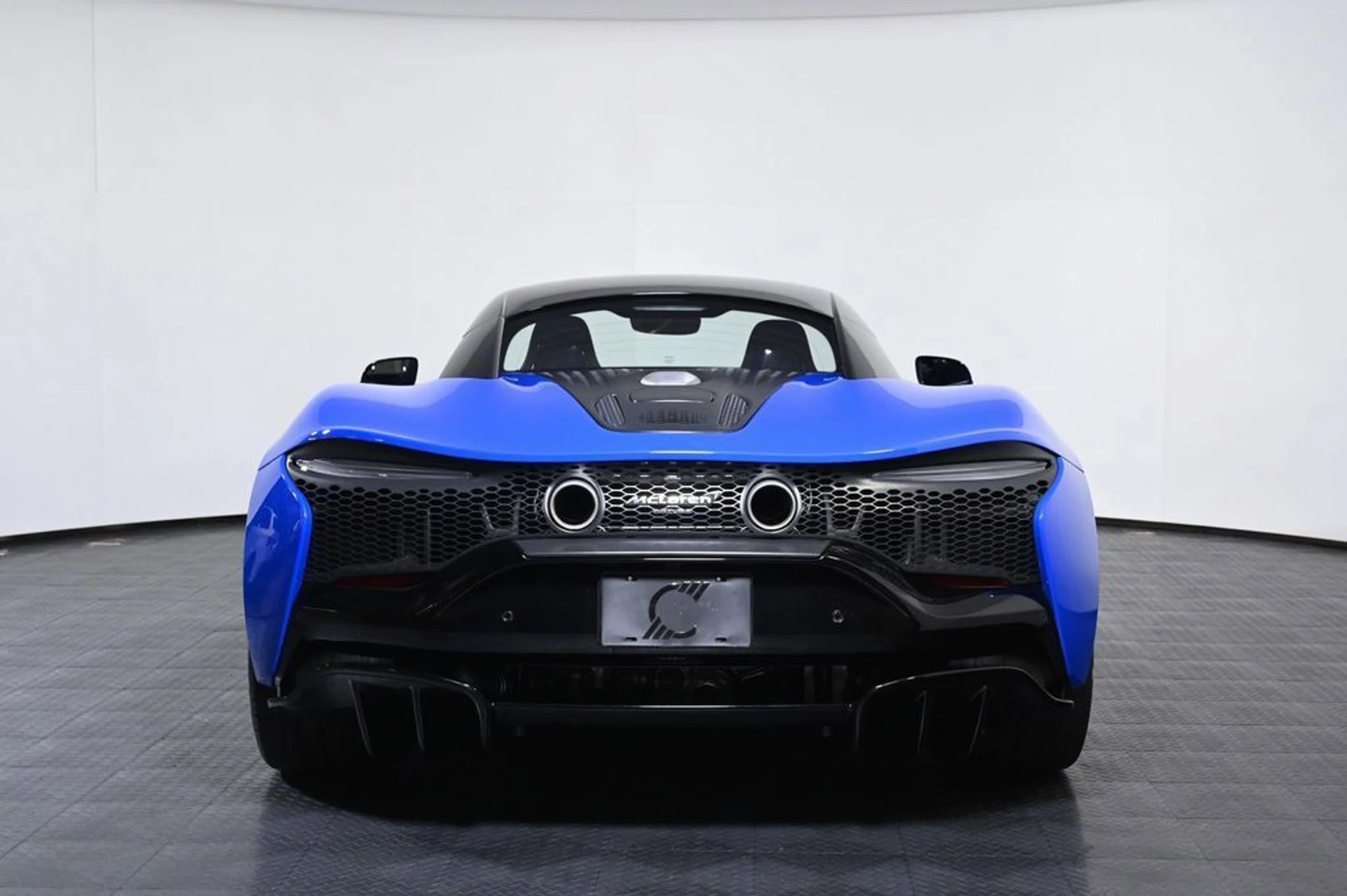 mph003_277877287_used_2024_mclaren_artura_11350_23032757_4_1024_acde9bc97a