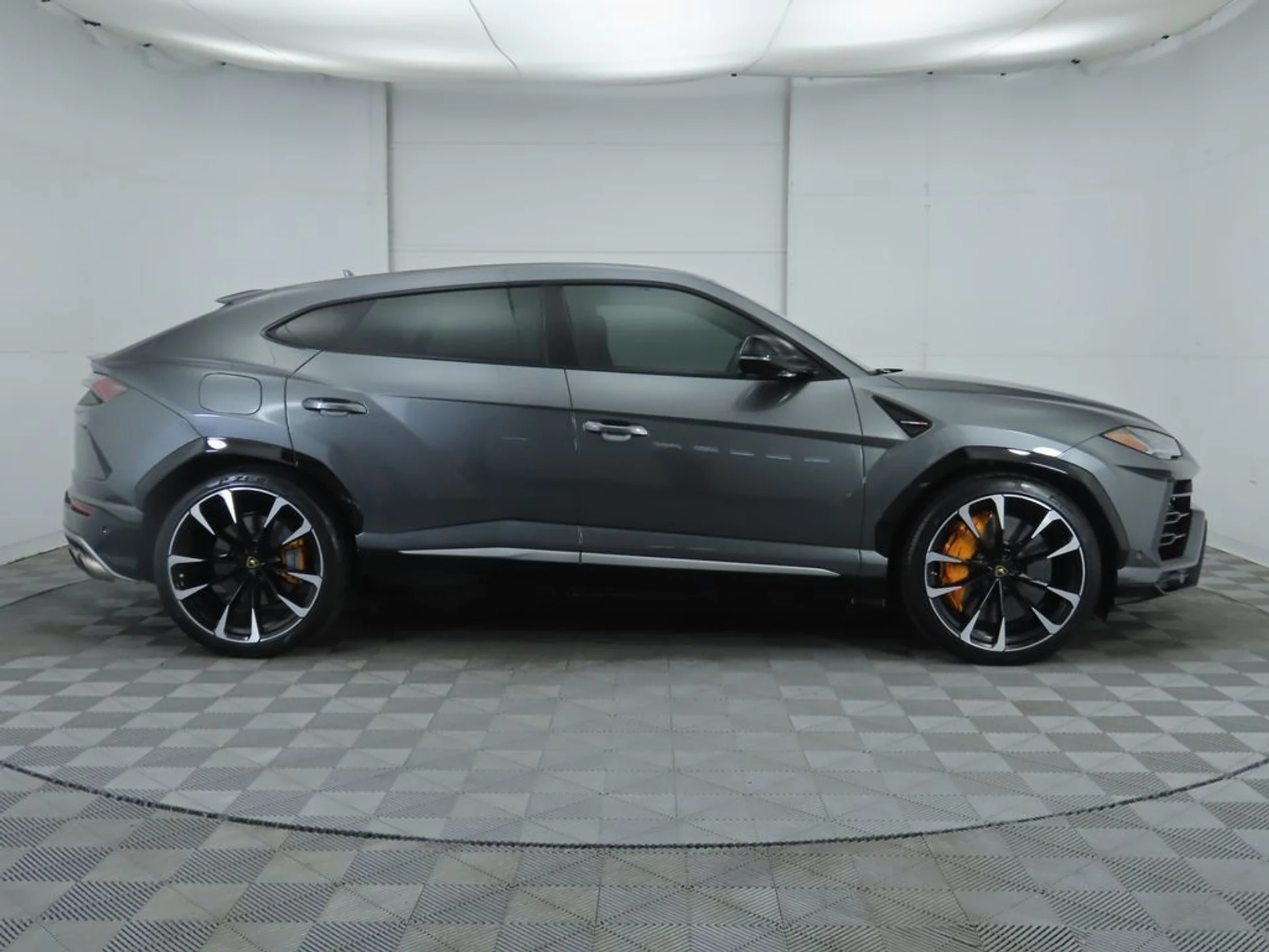 mph003_2782700423_used_2020_lamborghini_urus_awd_8119_22948232_4_1024_78143a3f89