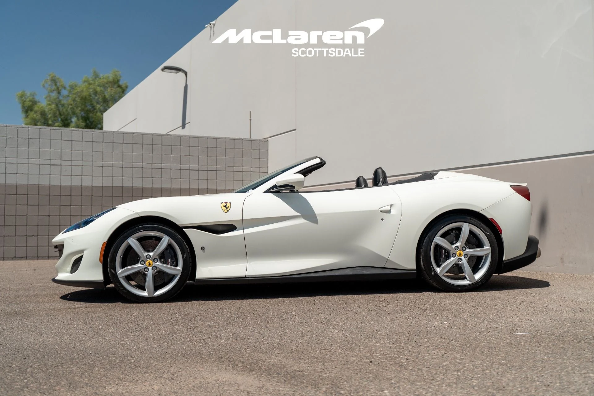 mph003_2783619706_Used_2019_FERRARI_PORTOFINO_1756697939_5e15347952
