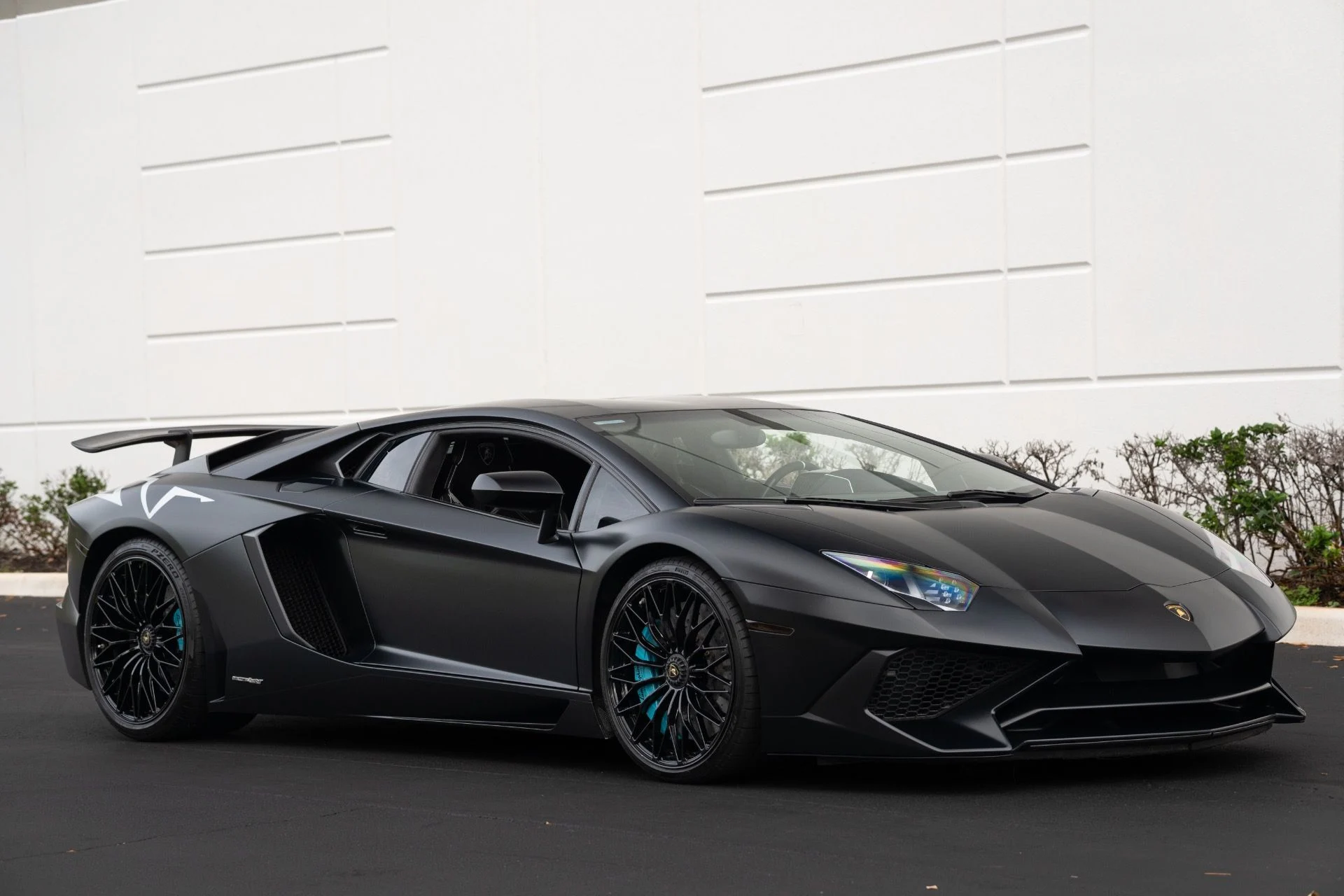 mph003_2789699232_Used_2016_Lamborghini_Aventador_LP_750_4_SV_1768280004_d93ee92e7d