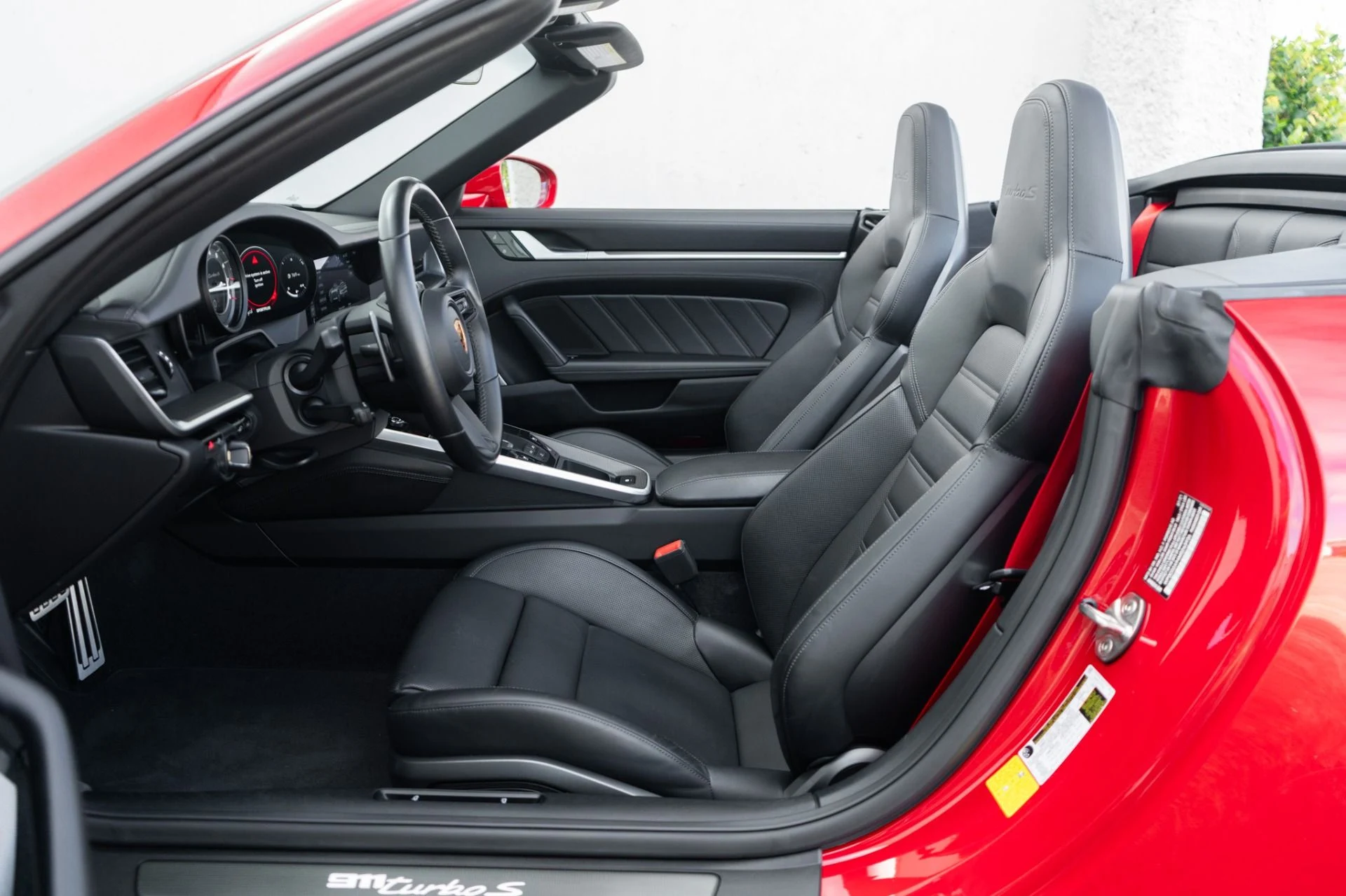 mph003_2794919629_Used_2021_Porsche_911_Turbo_S_Cabriolet_1765565063_cfecea53aa