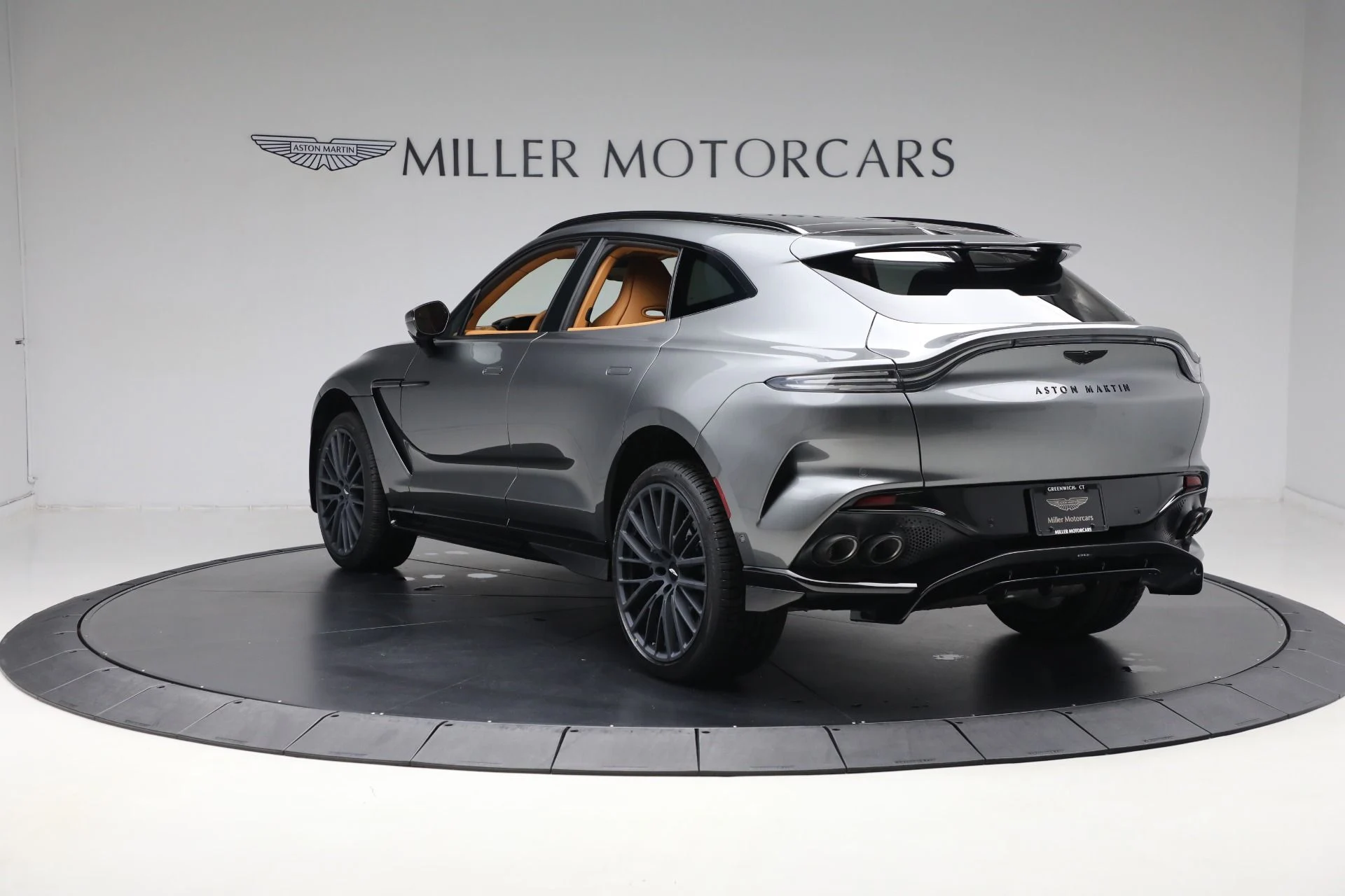 mph003_279837569_New_2025_Aston_Martin_DBX_707_707_22e9c14214