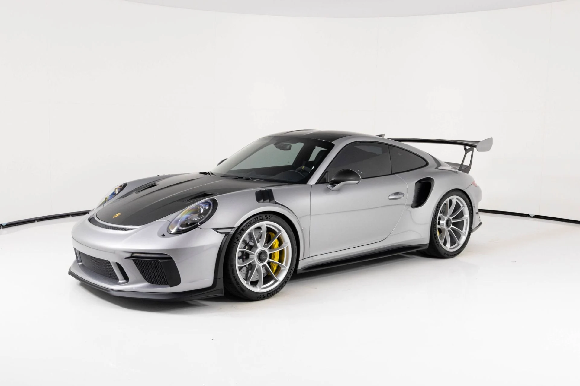 mph003_2807809335_Used_2019_Porsche_911_GT_3_RS_1761084282_e736808028