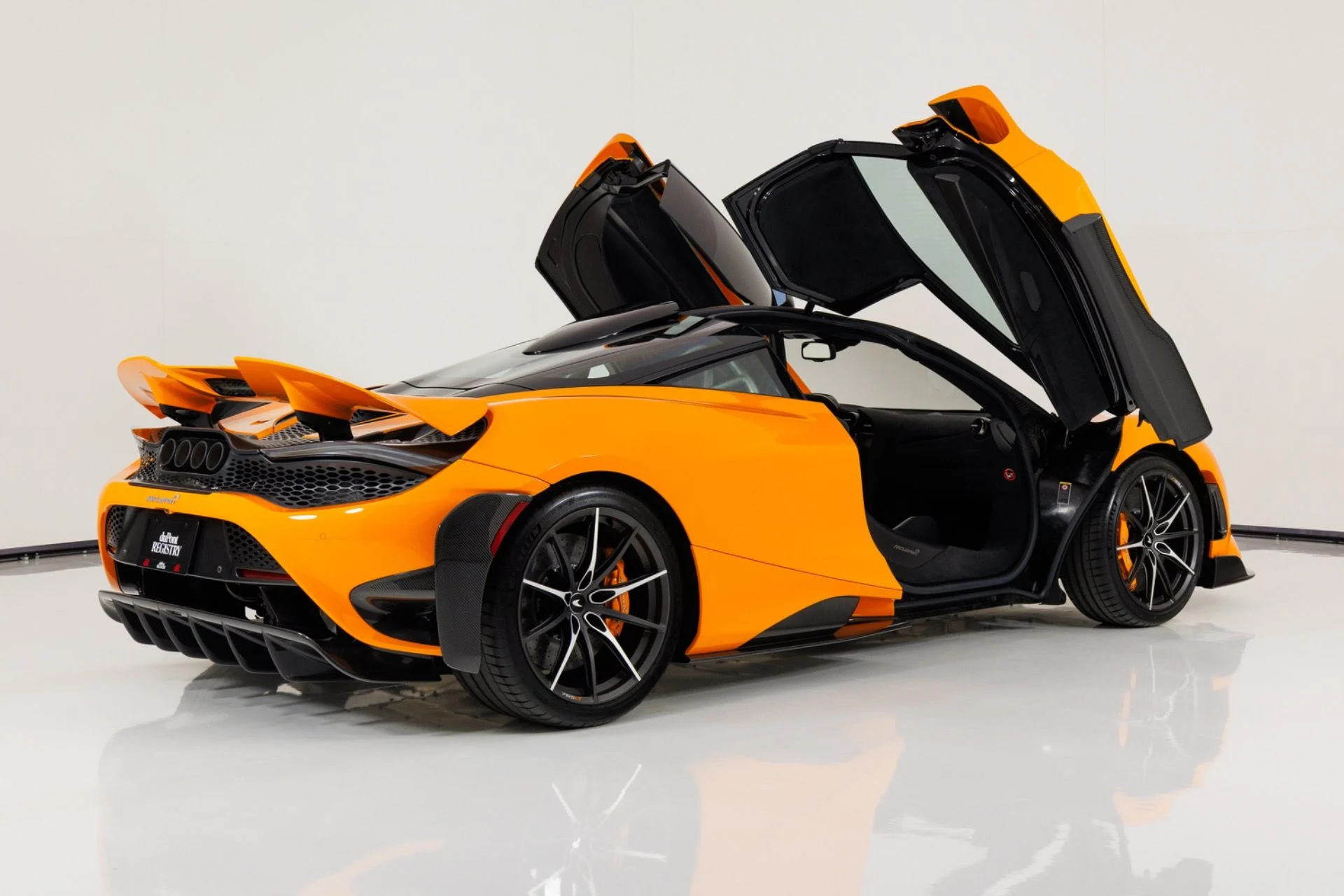 mph003_2809859400_Used_2021_Mc_Laren_765_LT_1790963861_f010574f5b