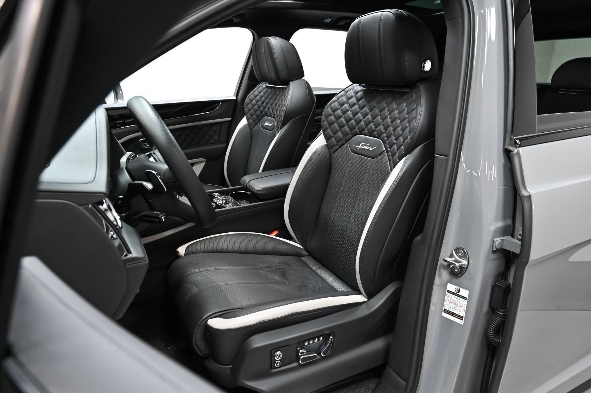 mph003_2815425485_Used_2022_Bentley_Bentayga_Speed_1754348236_963dc62baa