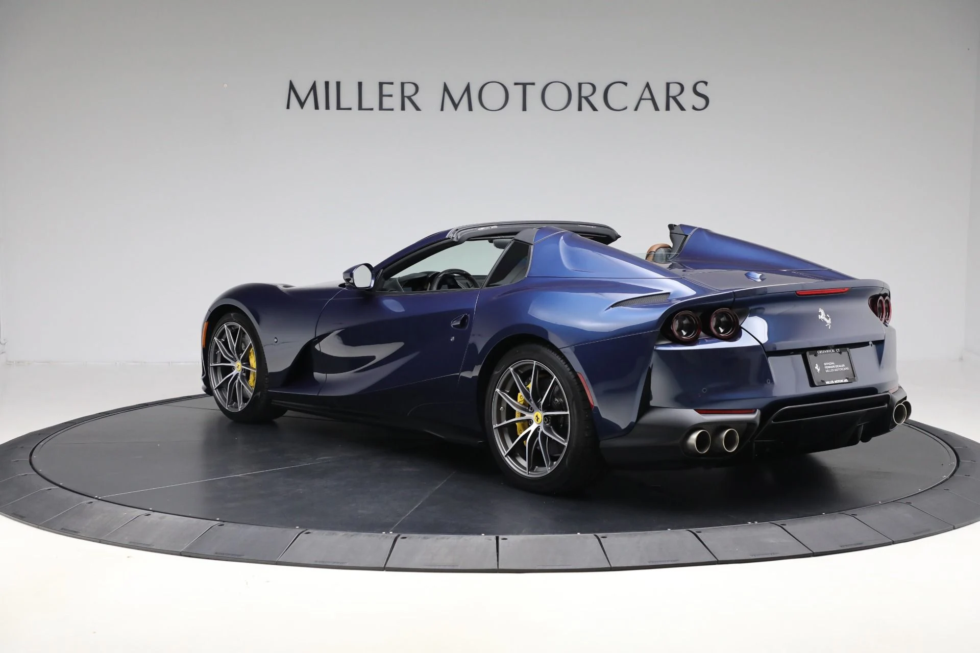 mph003_2818331164_Used_2022_Ferrari_812_GTS_1761676102_dacd5b9990