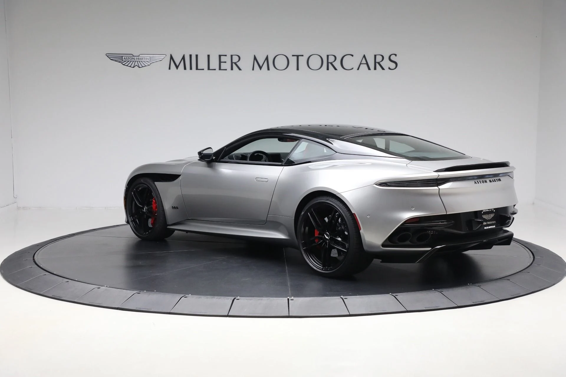 mph003_2825253918_Used_2023_Aston_Martin_DBS_Superleggera_f59104cef6