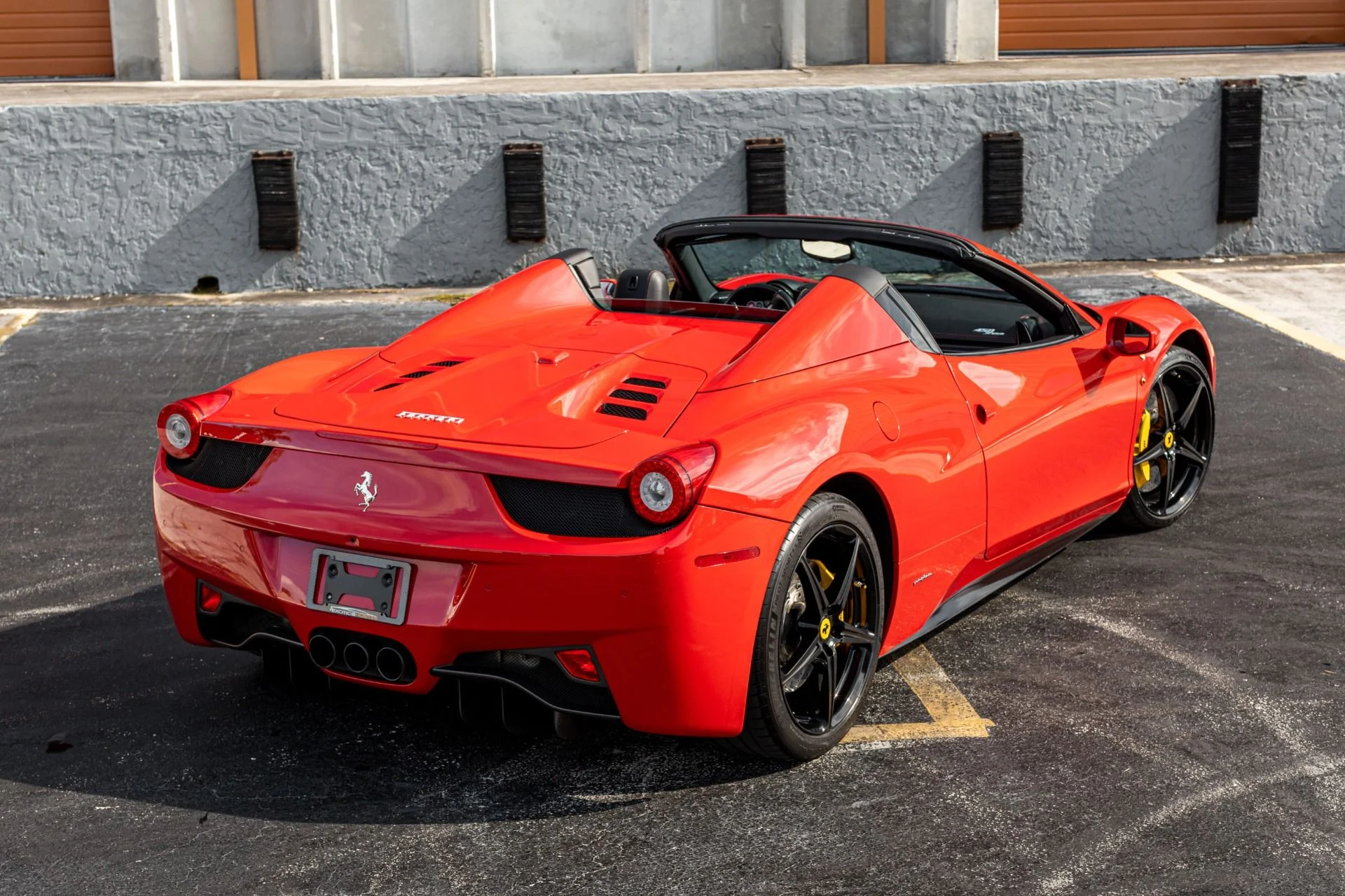 mph003_2827815314_Used_2013_Ferrari_458_Spider_Front_Rear_Parking_Sensors_Front_Lift_Carbon_Dash_Inserts_Central_Bridge_1655238519_304f35d2bb