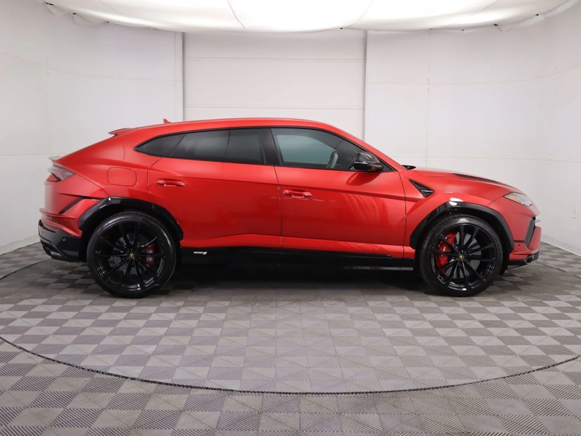 mph003_2838370206_used_2024_lamborghini_urus_sawd_8119_22965395_4_1024_cee2532b45