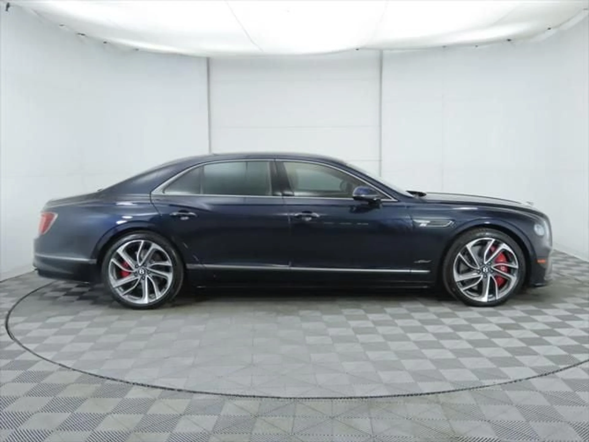 mph003_2841089303_used_2025_bentley_flying_spur_speedsedan_8119_23006169_4_640_680322f8c7
