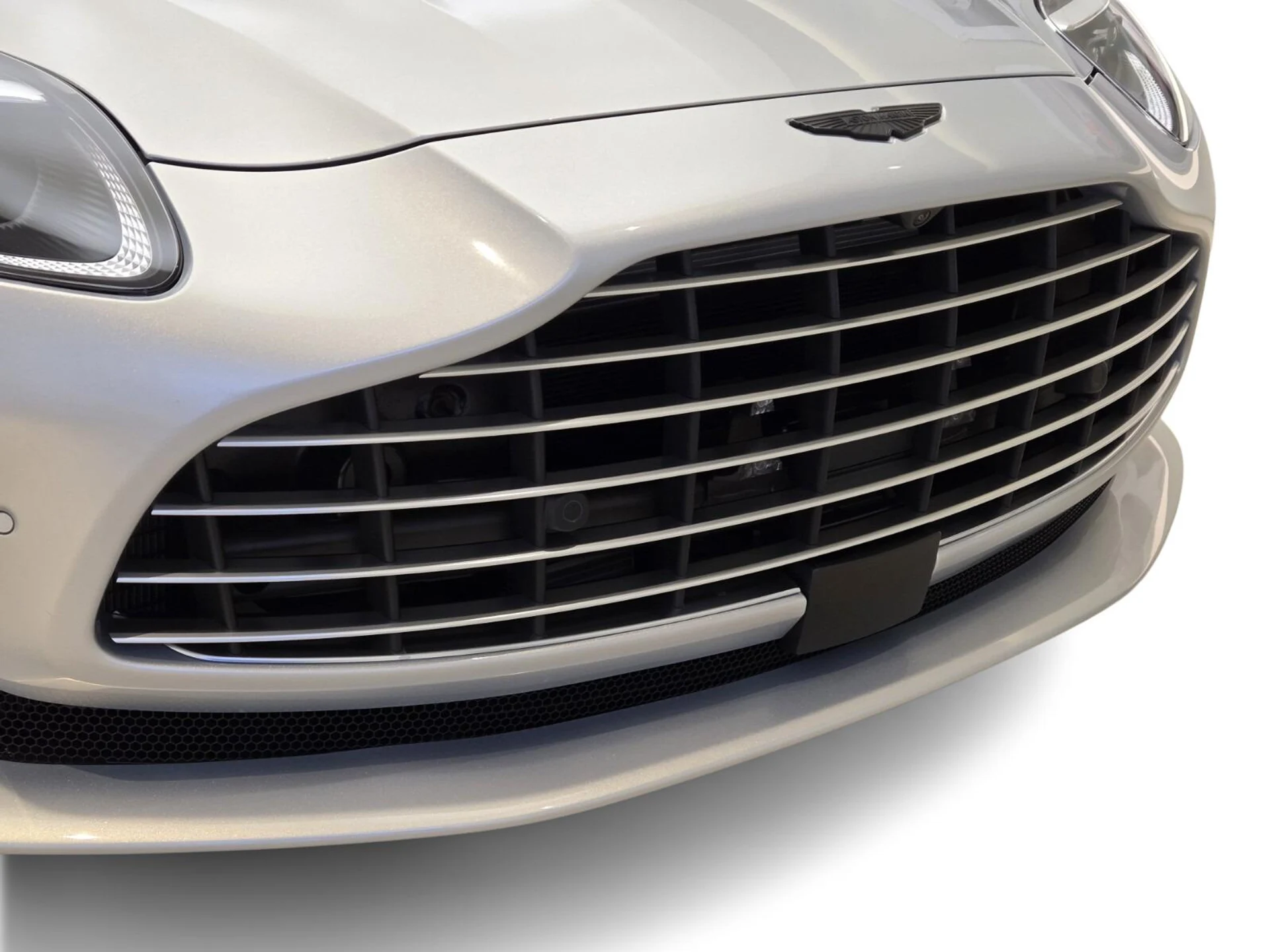 mph003_2850161800_New_2025_Aston_Martin_DB_12_1753161463_ee99dbe7d4