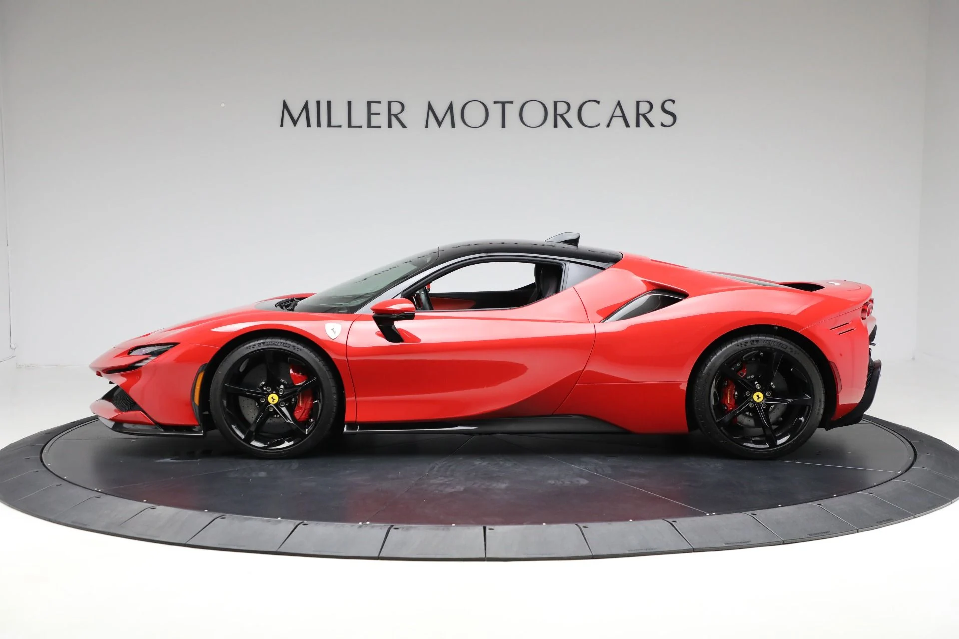 mph003_2855569483_Used_2021_Ferrari_SF_90_Stradale_d34c24dbe9