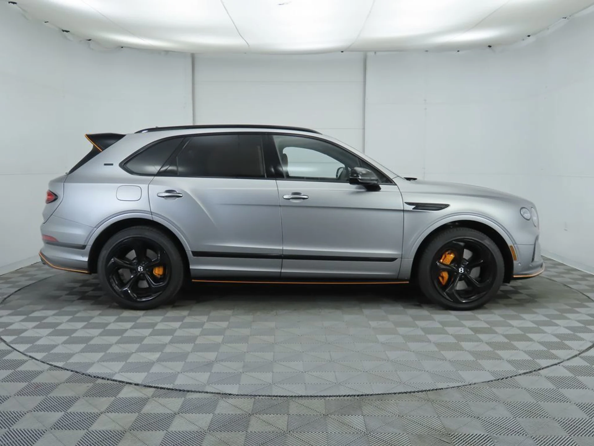 mph003_2859758844_used_2024_bentley_bentayga_v8awd_8119_22892488_4_1024_d9d0a48c66
