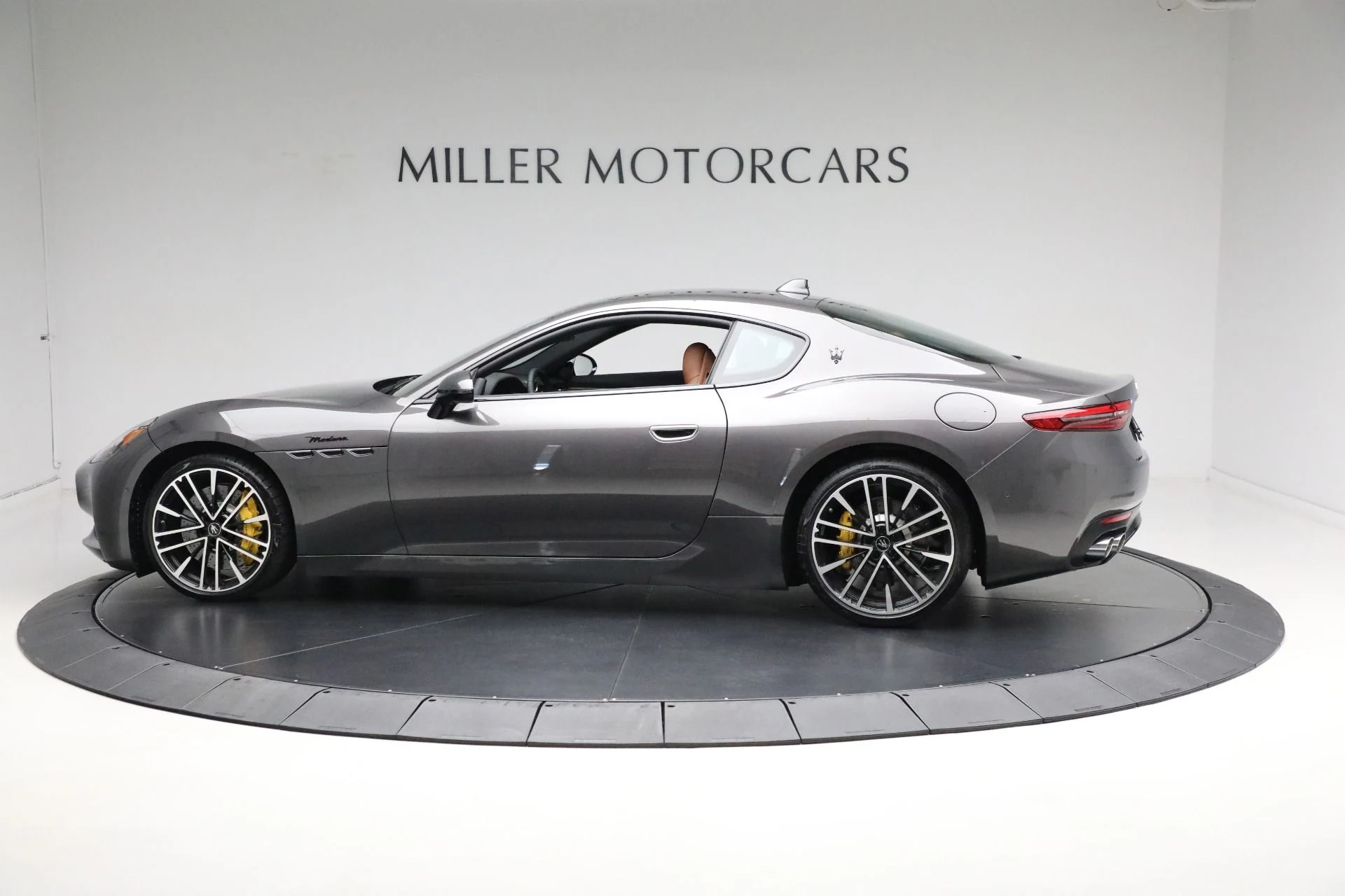 mph003_2864657154_Used_2024_Maserati_Gran_Turismo_Modena_1783952207_109974f1a8