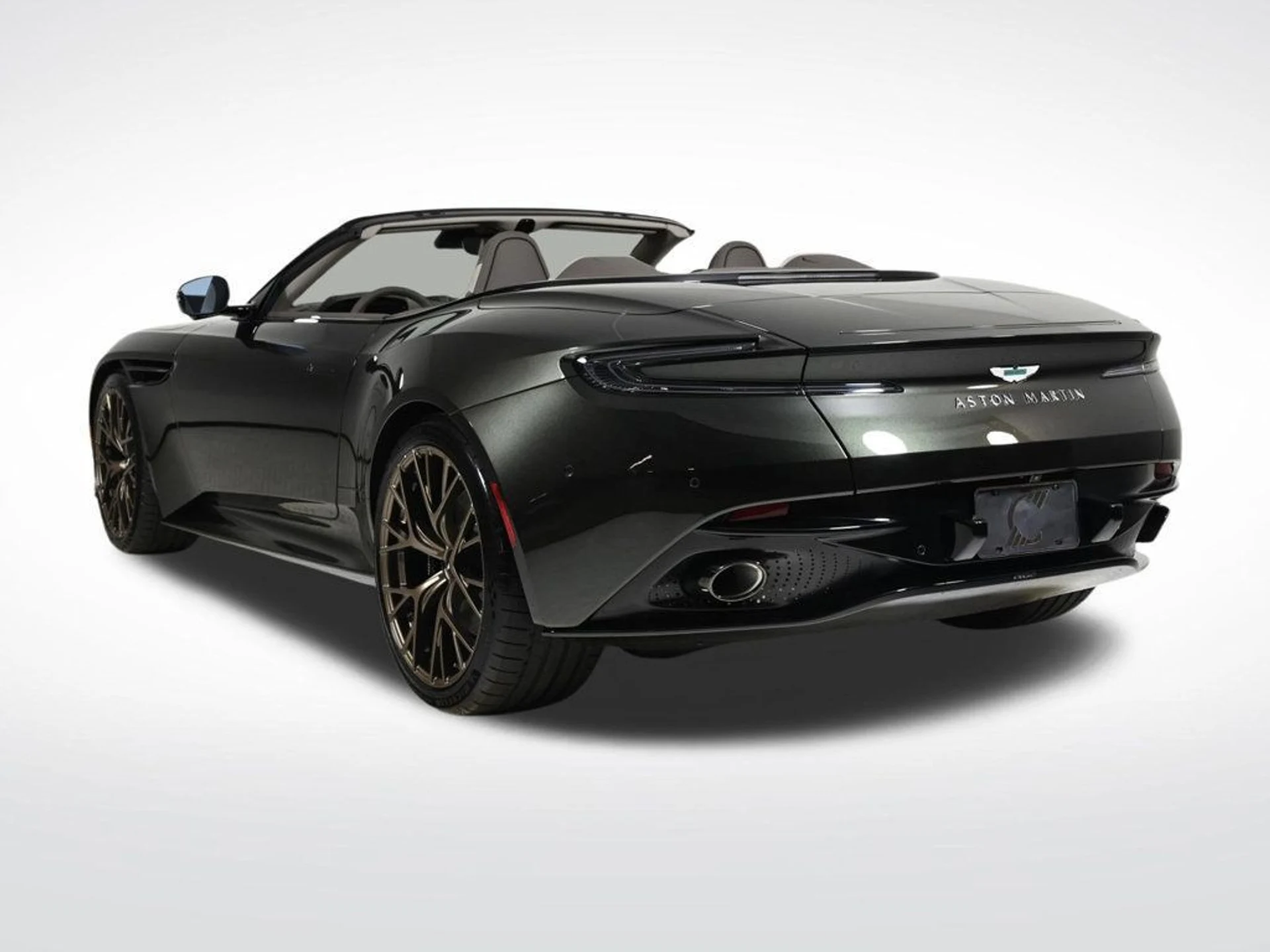 mph003_2866732000_new_2026_aston_martin_db12_11350_22928535_3_1024_6271c7a04c