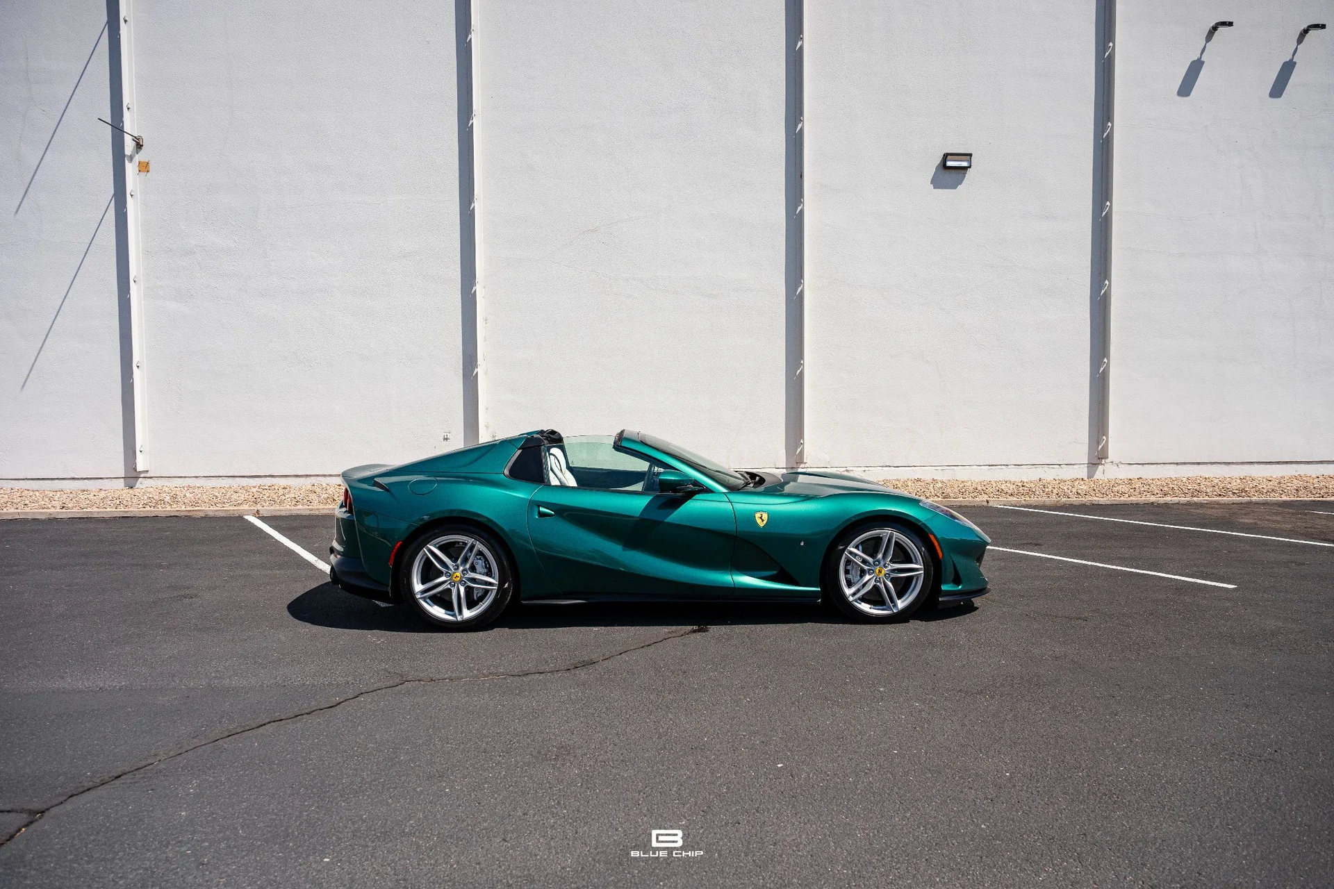 mph003_2872605715_6a612ff56037f84b45c36218_23798_202022_20_Ferrari_20812_20_GTS_20_Verde_20_British_04_08c91e63c0