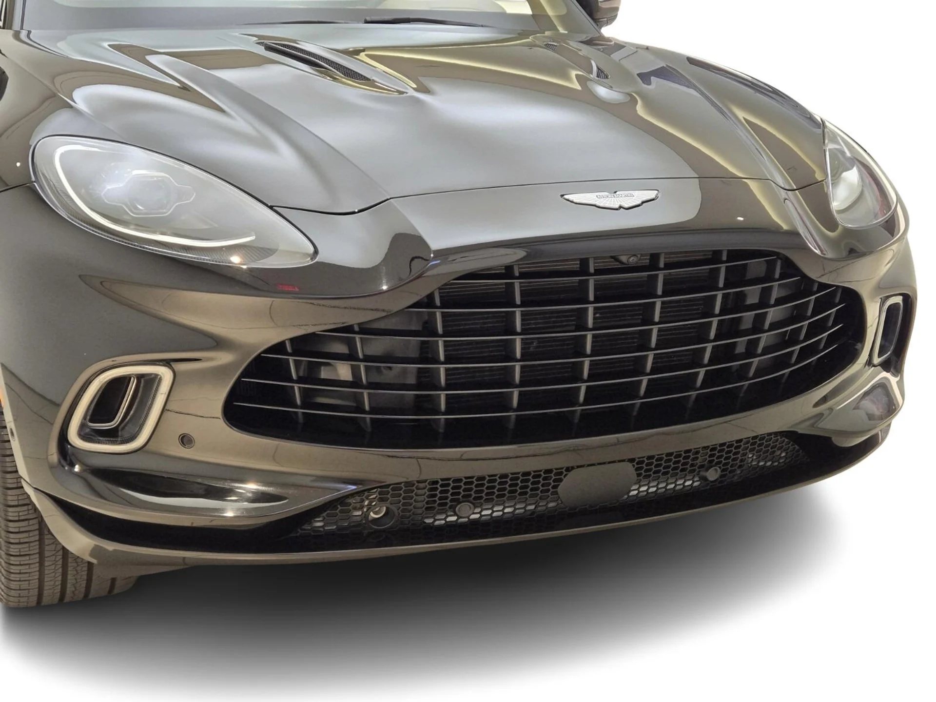 mph003_287979333_Used_2021_Aston_Martin_DBX_1753164198_9254629f50